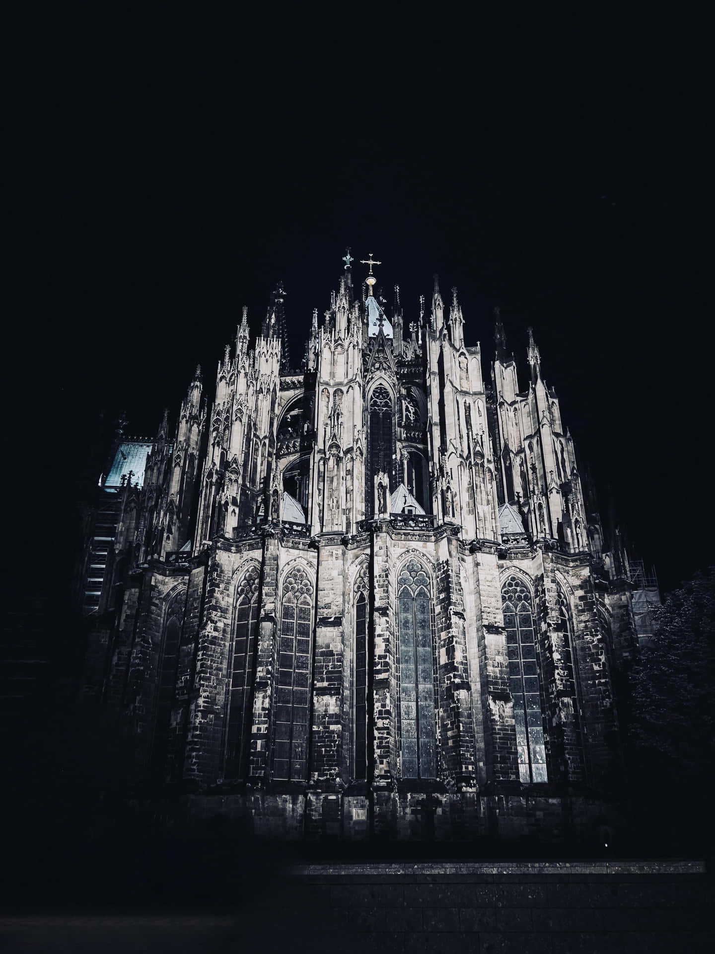Kölner Dom, Chor, Nacht, Beleuchtung, Schwarzer Hintergrund, QHD+ Wallpaper