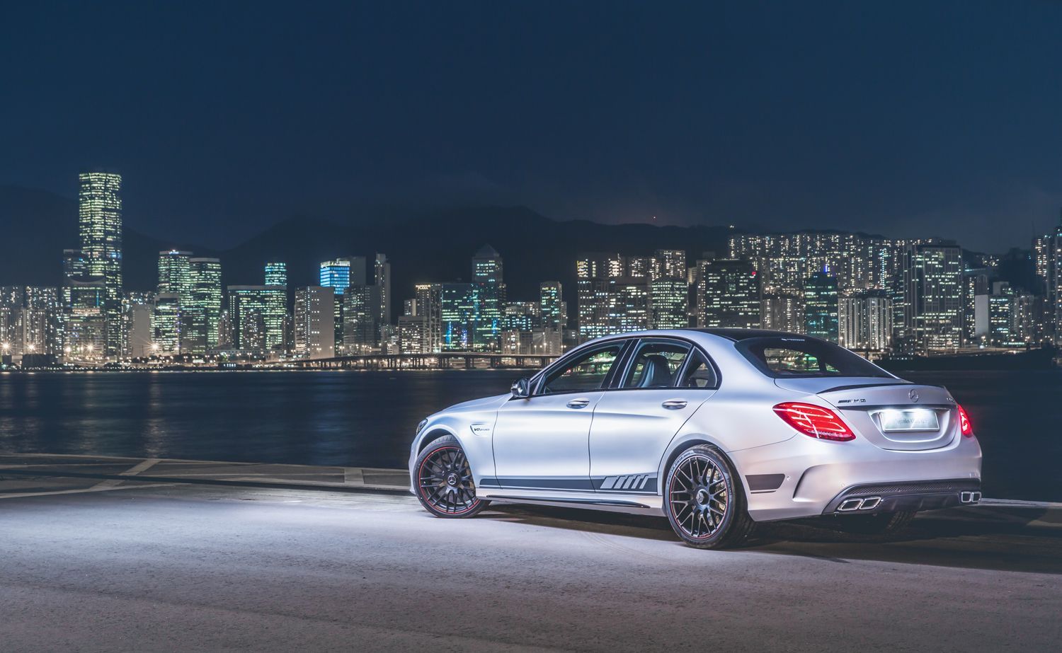 Mercedes-AMG C 63, Silber, Skyline, Nacht, Limousine, HD, Hintergrundbild für den PC