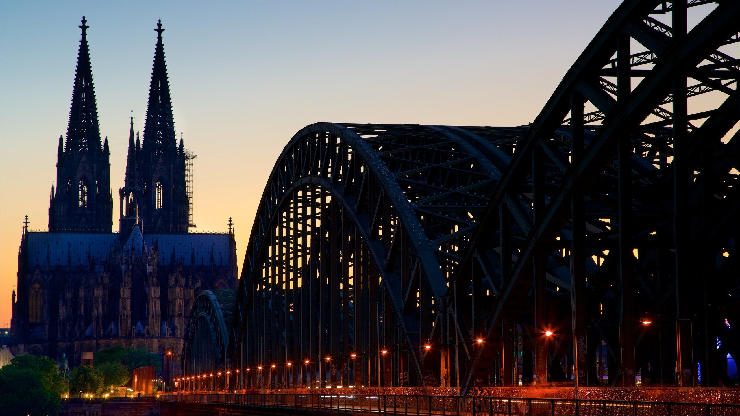 Kölner Dom, Hohenzollernbrücke, Silhouette, Dämmerung, Köln, 2560x1440, Desktop-Hintergrund