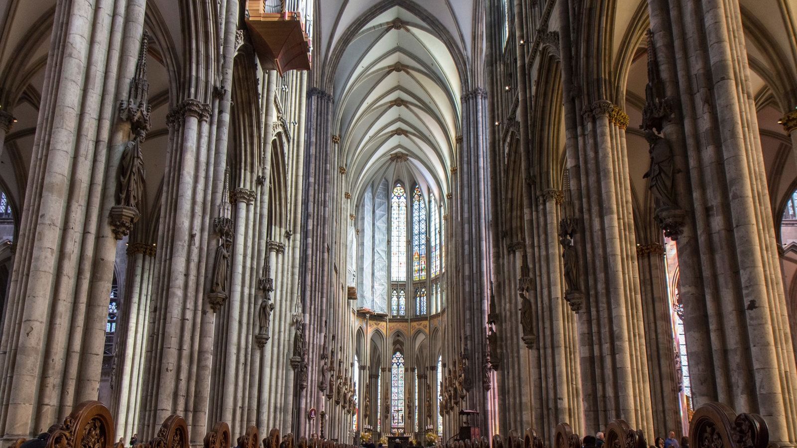 Kölner Dom, Innenraum, Mittelschiff, Kreuzrippengewölbe, Säulen, Gotik, HD, Breitbild-Hintergrundbild