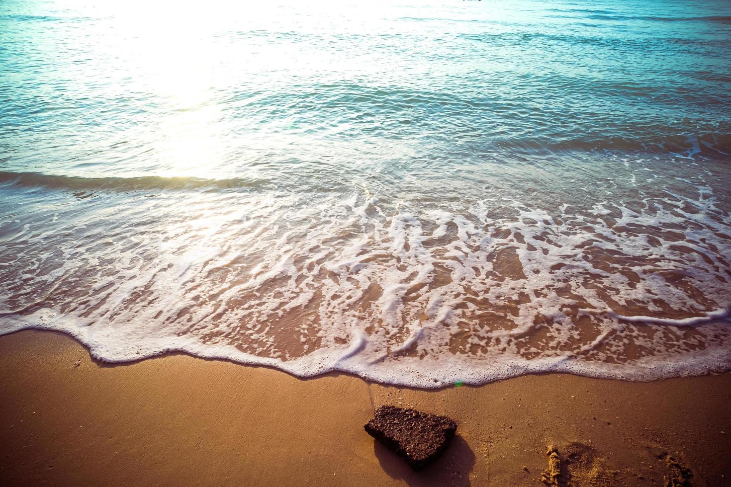 Strand, Wellen, Gischt, Sand, Gegenlicht, HD, Hintergrund für den Desktop
