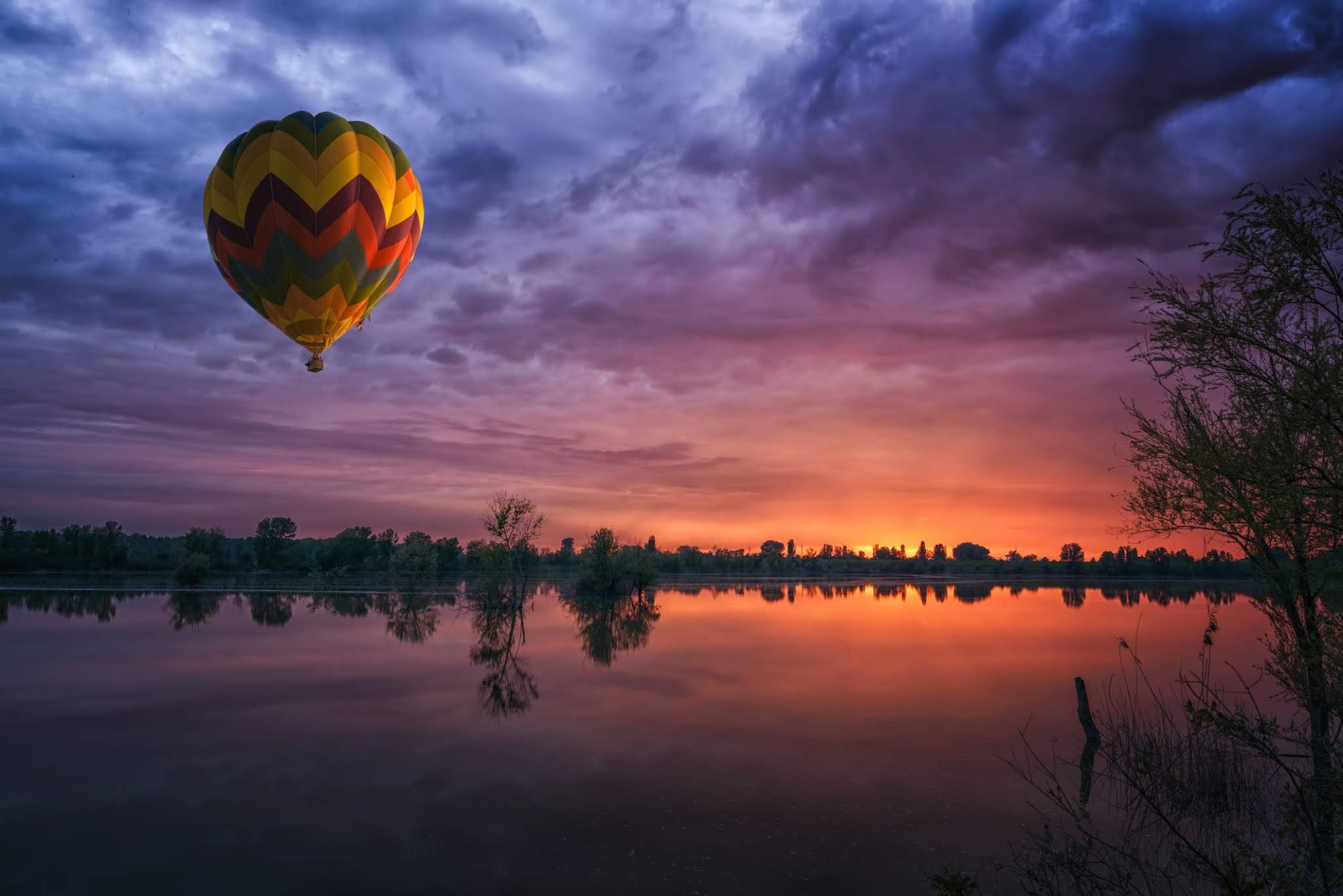Heißluftballon, Sonnenuntergang, See, Spiegelung, Lila Himmel, Wolken, Full HD, Desktop-Hintergrund