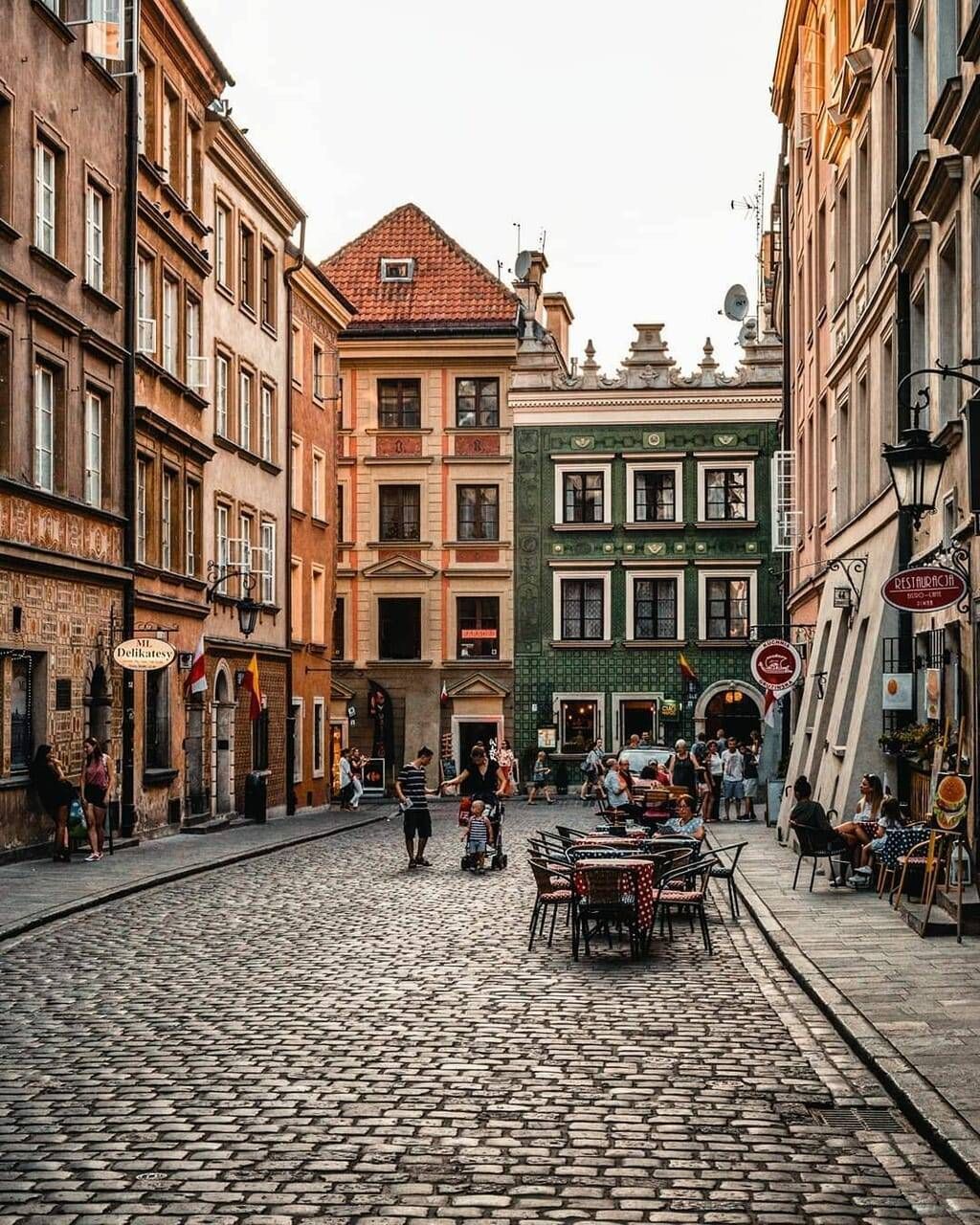 Altstadt, Kopfsteinpflaster, Gasse, Cafés, Polen, HD, Hintergrundbild fürs Tablet
