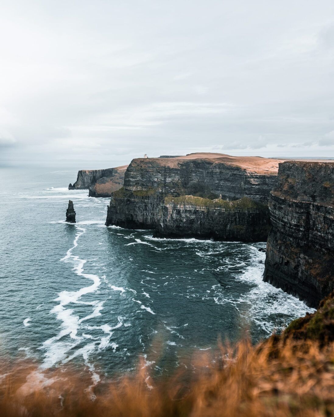 Cliffs of Moher, Irland, Steilküste, Atlantik, Brandung, Bewölkt, Full HD, iPad-Hintergrundbild