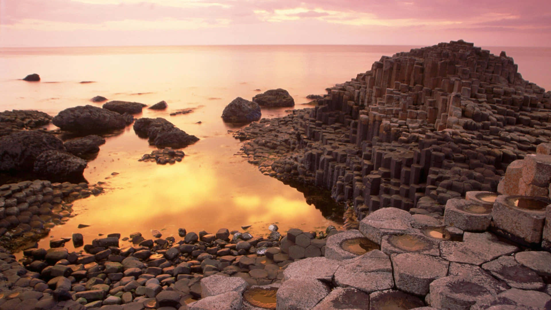 Giant's Causeway, Nordirland, Basaltsäulen, Sonnenuntergang, Goldenes Licht, Küste, Full-HD-Hintergrundbild