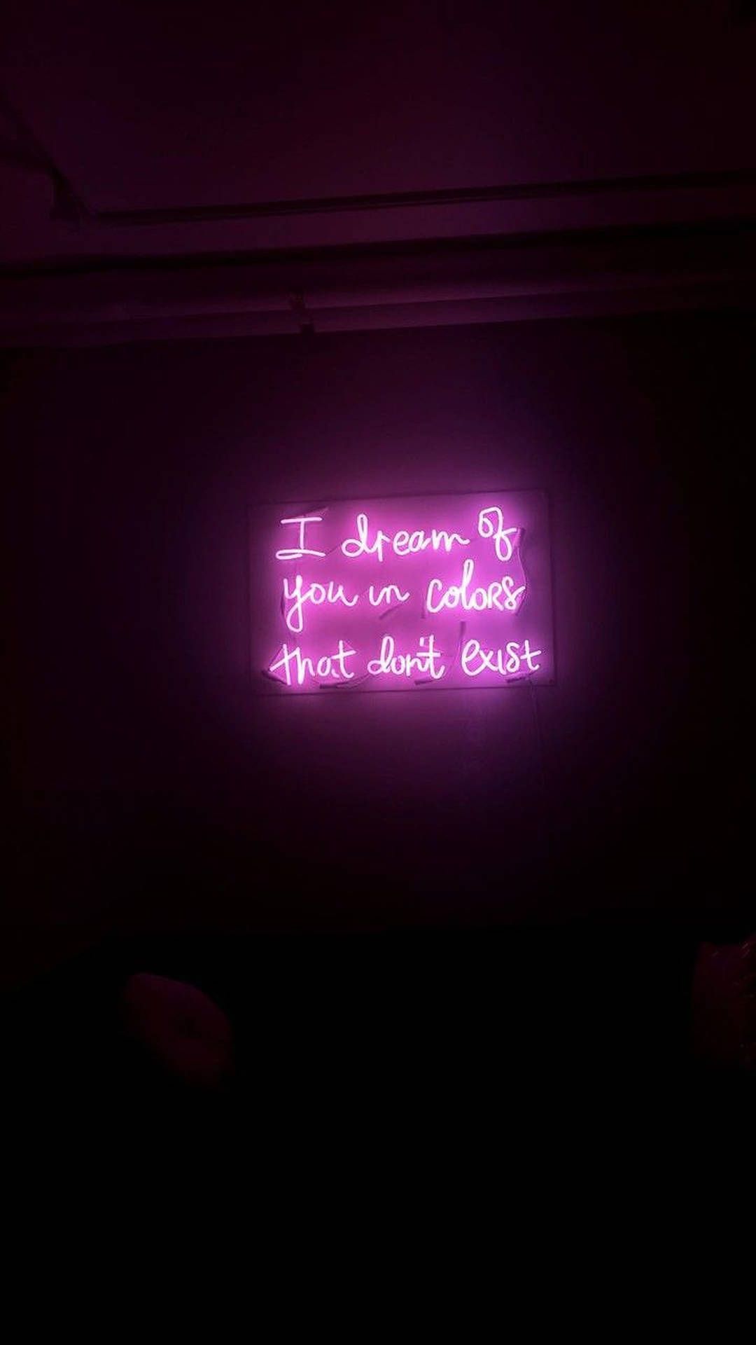 Neonschrift, Rosa Licht, Dunkle Wand, Schriftzug, Minimalistisch, Hintergrundbild fürs Handy