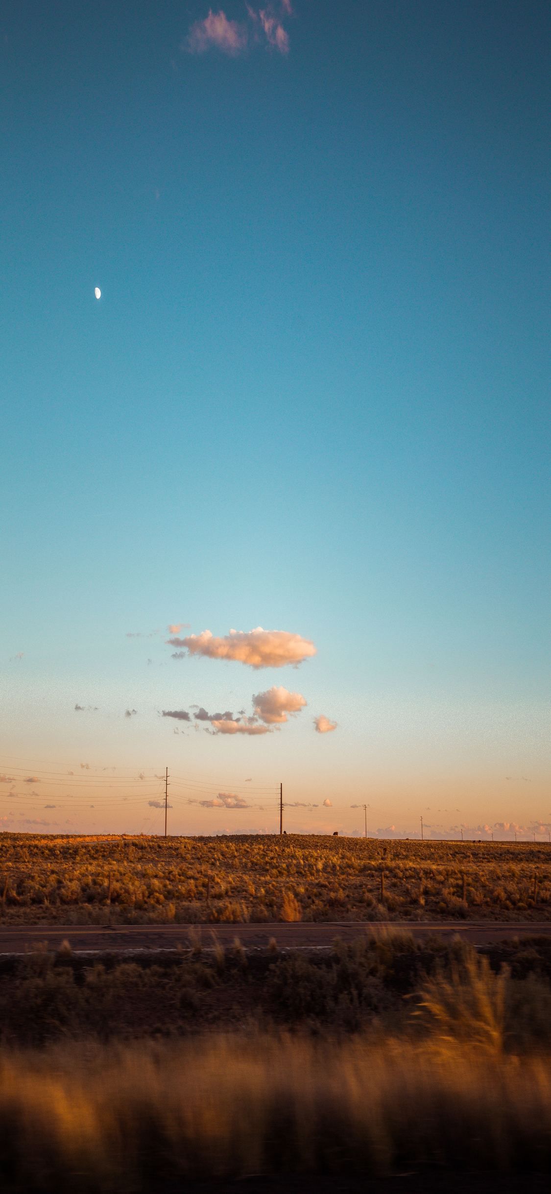 Feld, Abendhimmel, Wolken, Weite, Blau, Full HD, Hintergrundbild fürs Handy