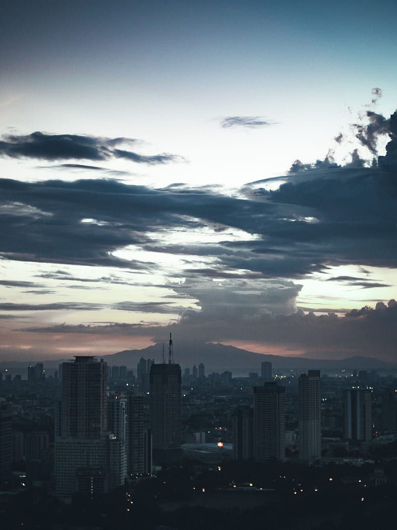 Skyline, Großstadt, Wolken, Dämmerung, Düster, Silhouette, Hintergrundbild fürs iPad