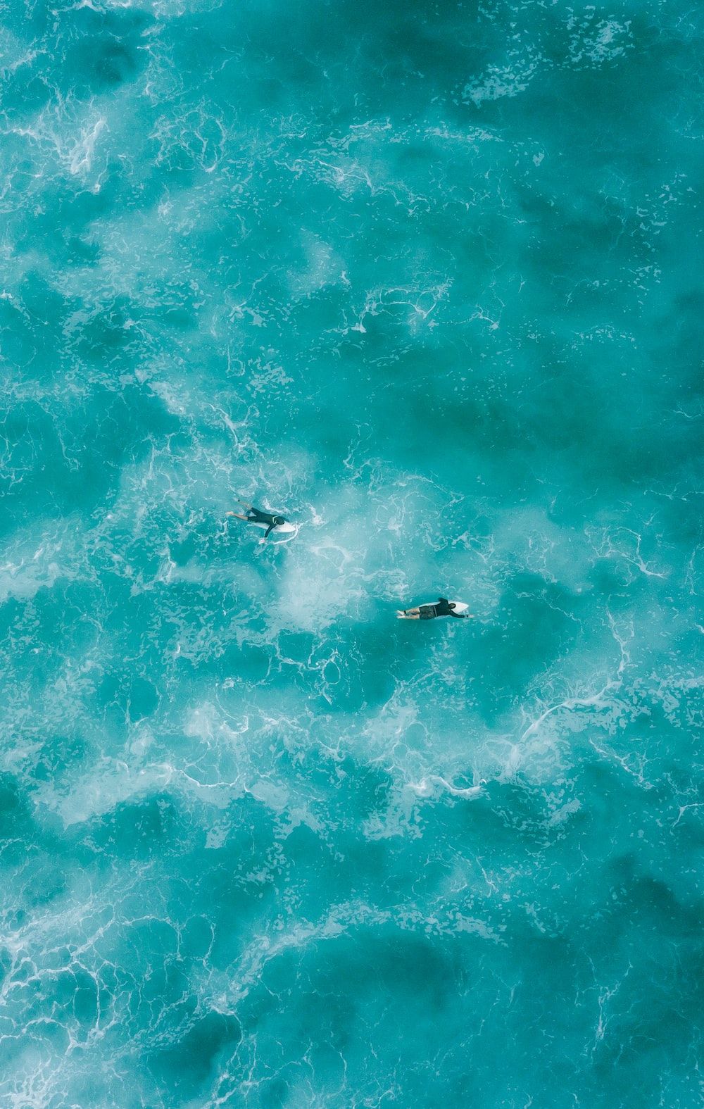 Meer, Luftaufnahme, Surfer, Türkis, Wellen, Hintergrundbild für iPhone und Android