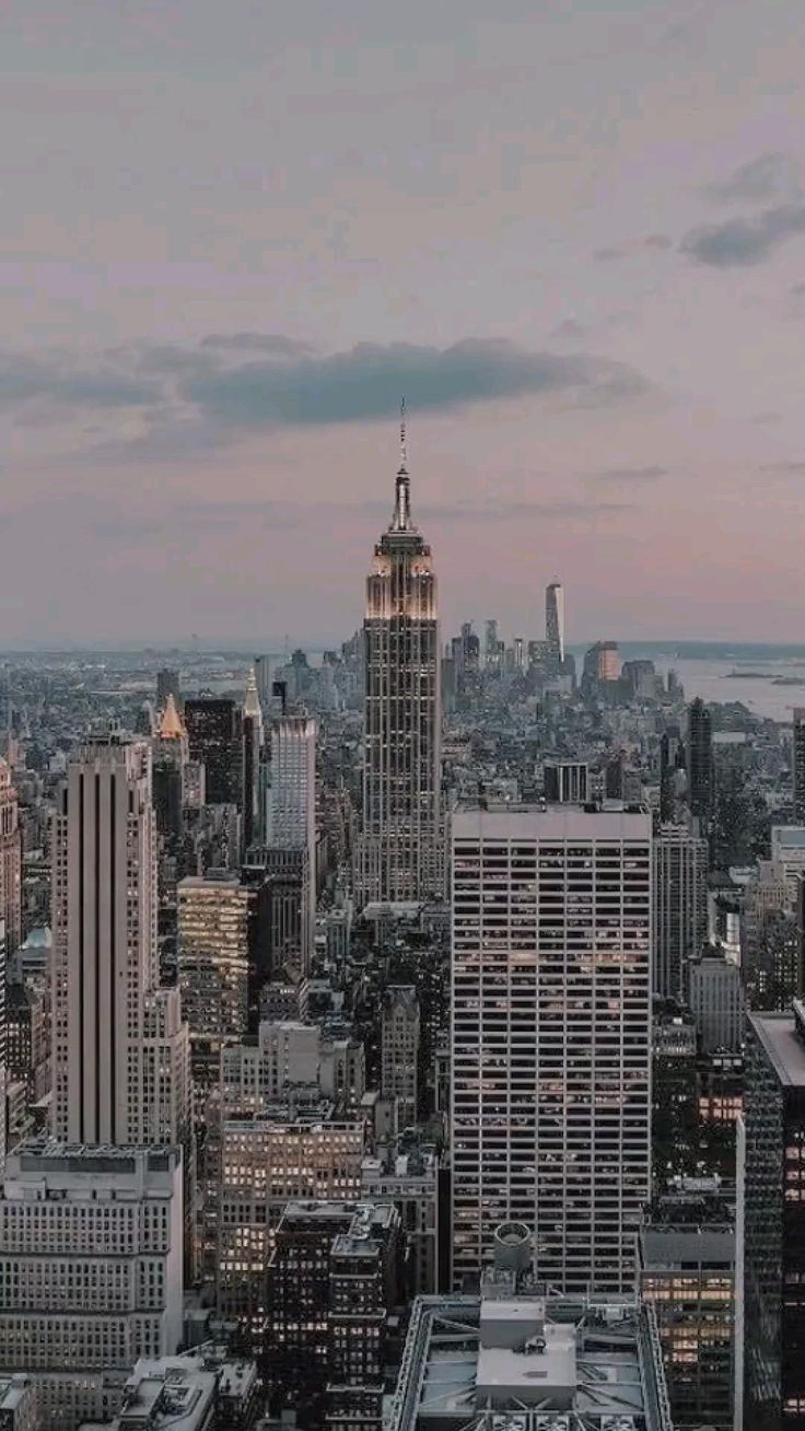 Empire State Building, New York City, Manhattan, Skyline, Dämmerung, Wolkenkratzer, Smartphone-Hintergrund