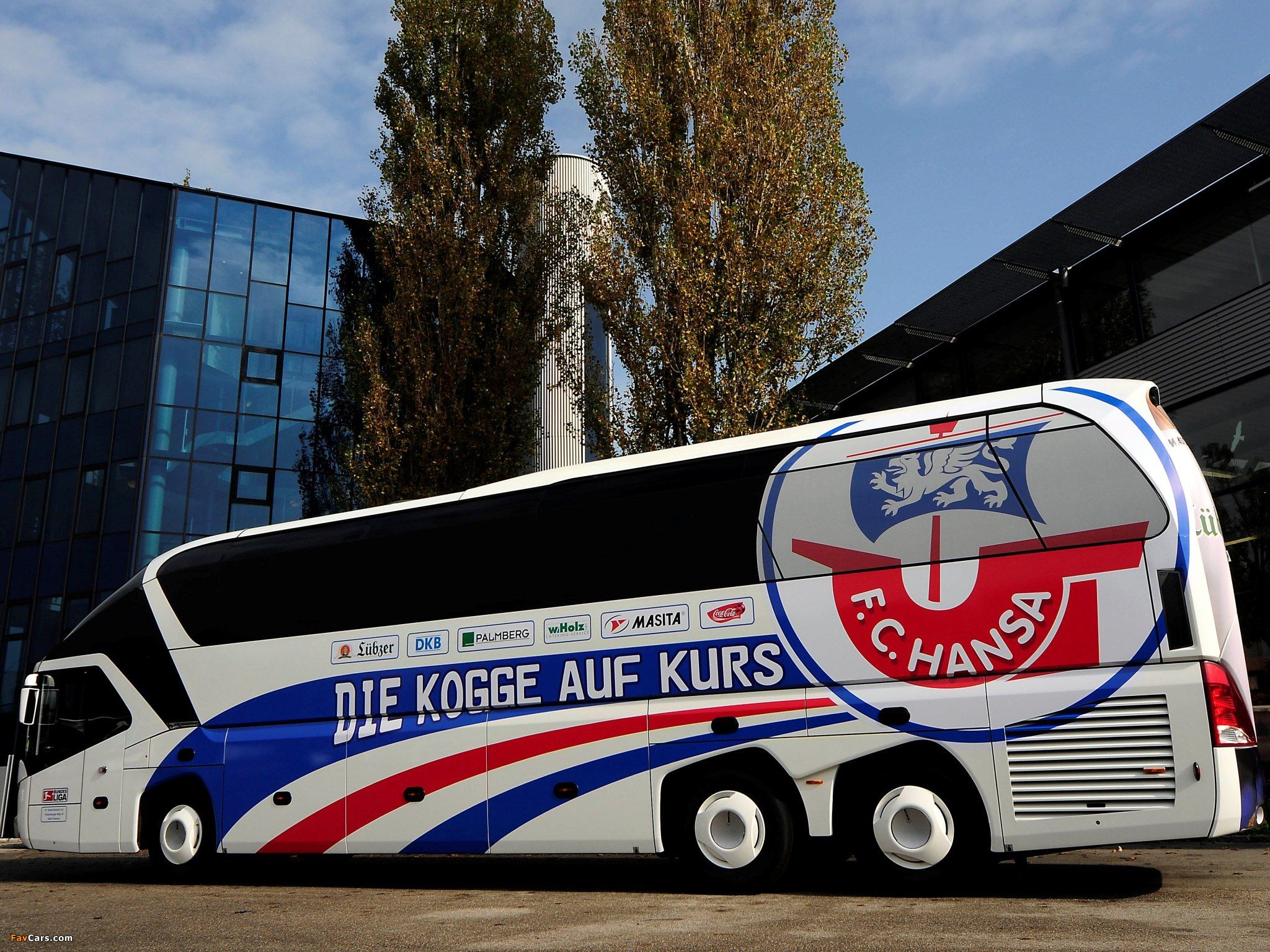 F.C. Hansa Rostock, Mannschaftsbus, Die Kogge auf Kurs, Vereinswappen, Reisebus, Full-HD-Tablet-Hintergrundbild