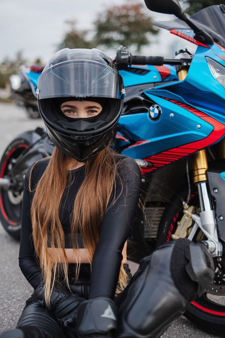 Motorradfahrerin, Helm, Sportmotorrad, Lange Haare, Blau, HD, Handy-Hintergrund