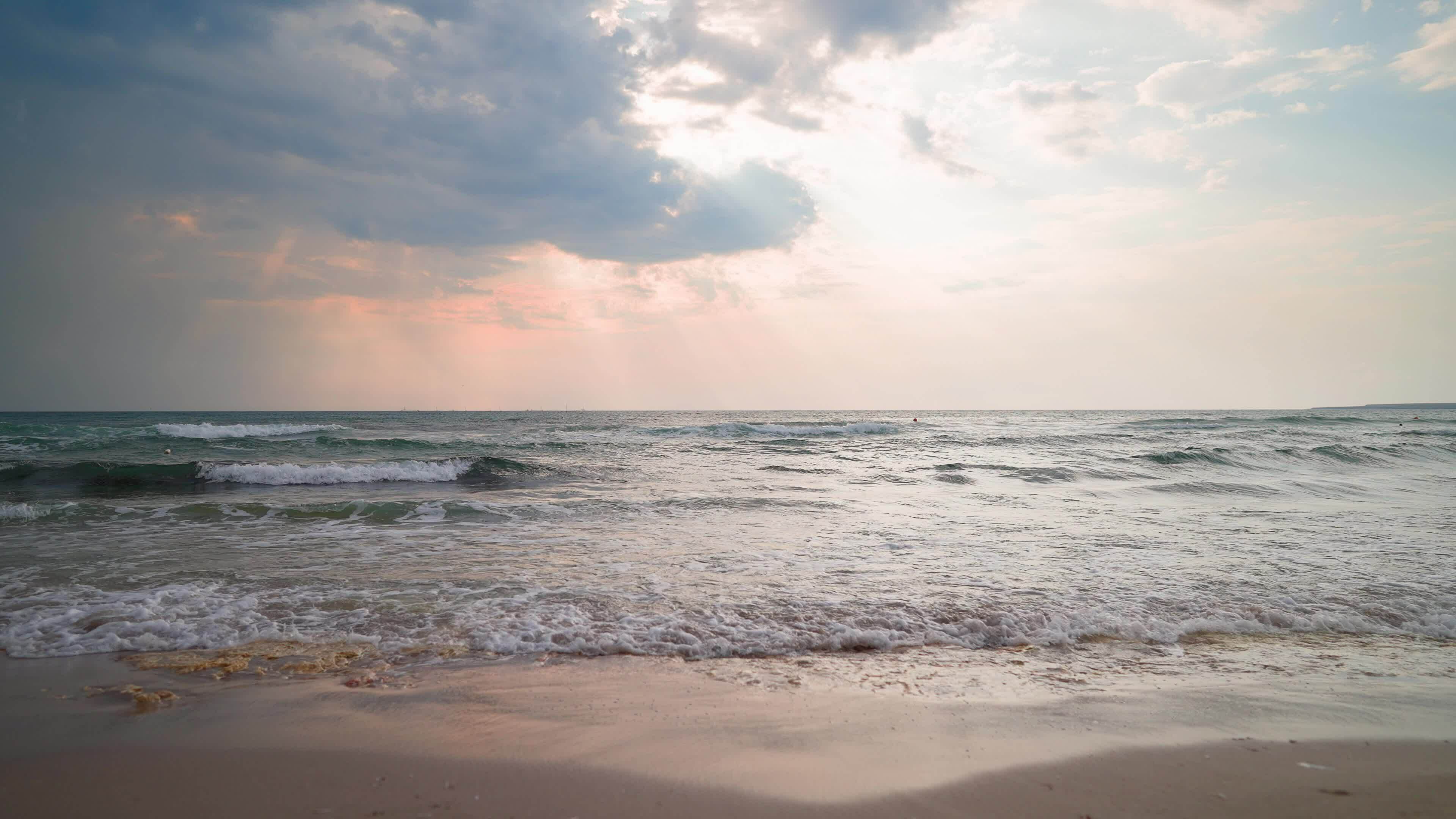 Strand, Wolken, Sonnenstrahlen, Wellen, 3840x2160, 4K-Hintergrundbild für PC