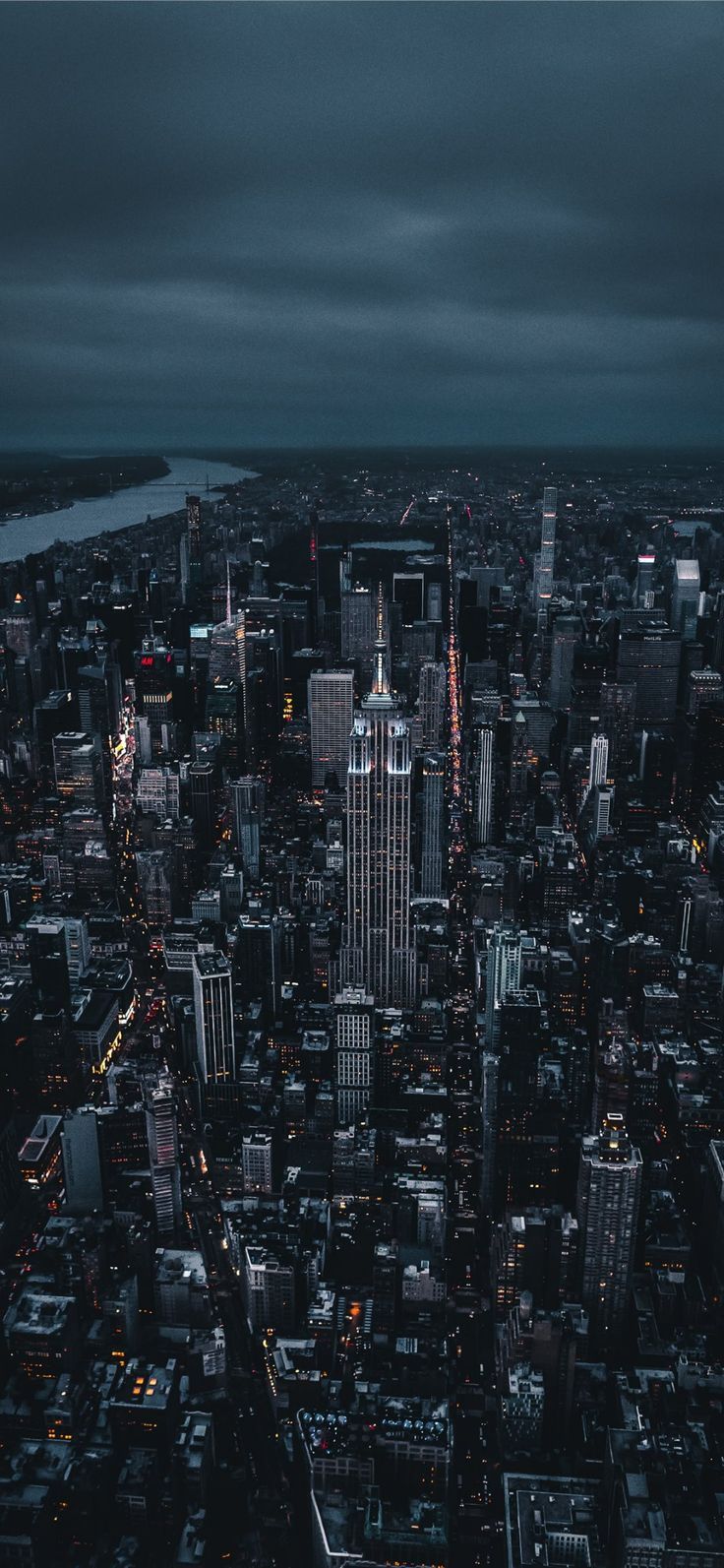 Stadt bei Nacht, Luftaufnahme, Wolkenkratzer, Dunkel, iPhone Air, Handy-Hintergrundbild