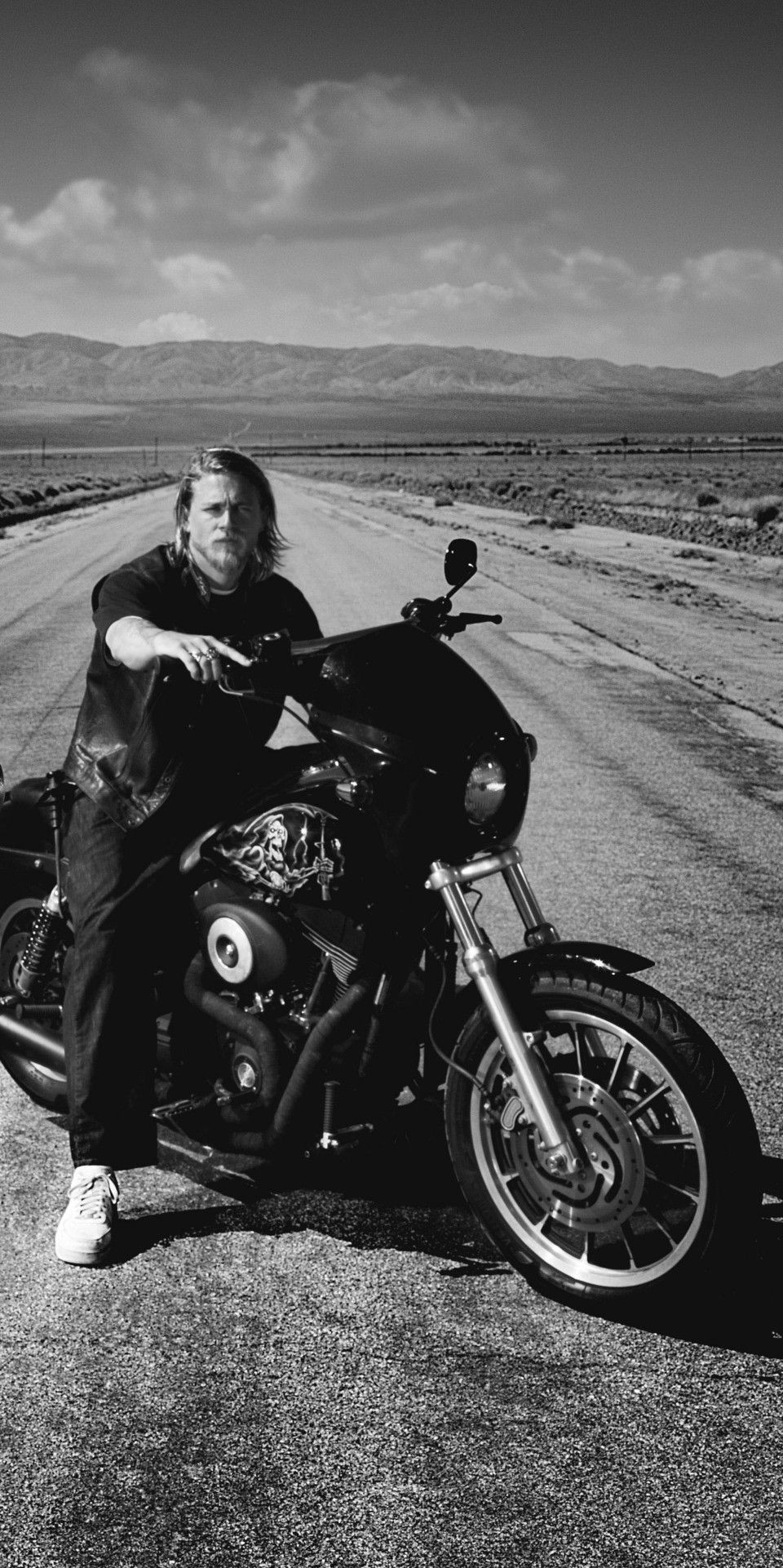 Jax Teller, Charlie Hunnam, Sons of Anarchy, Motorrad, Landstraße, Schwarz-Weiß, Sperrbildschirm