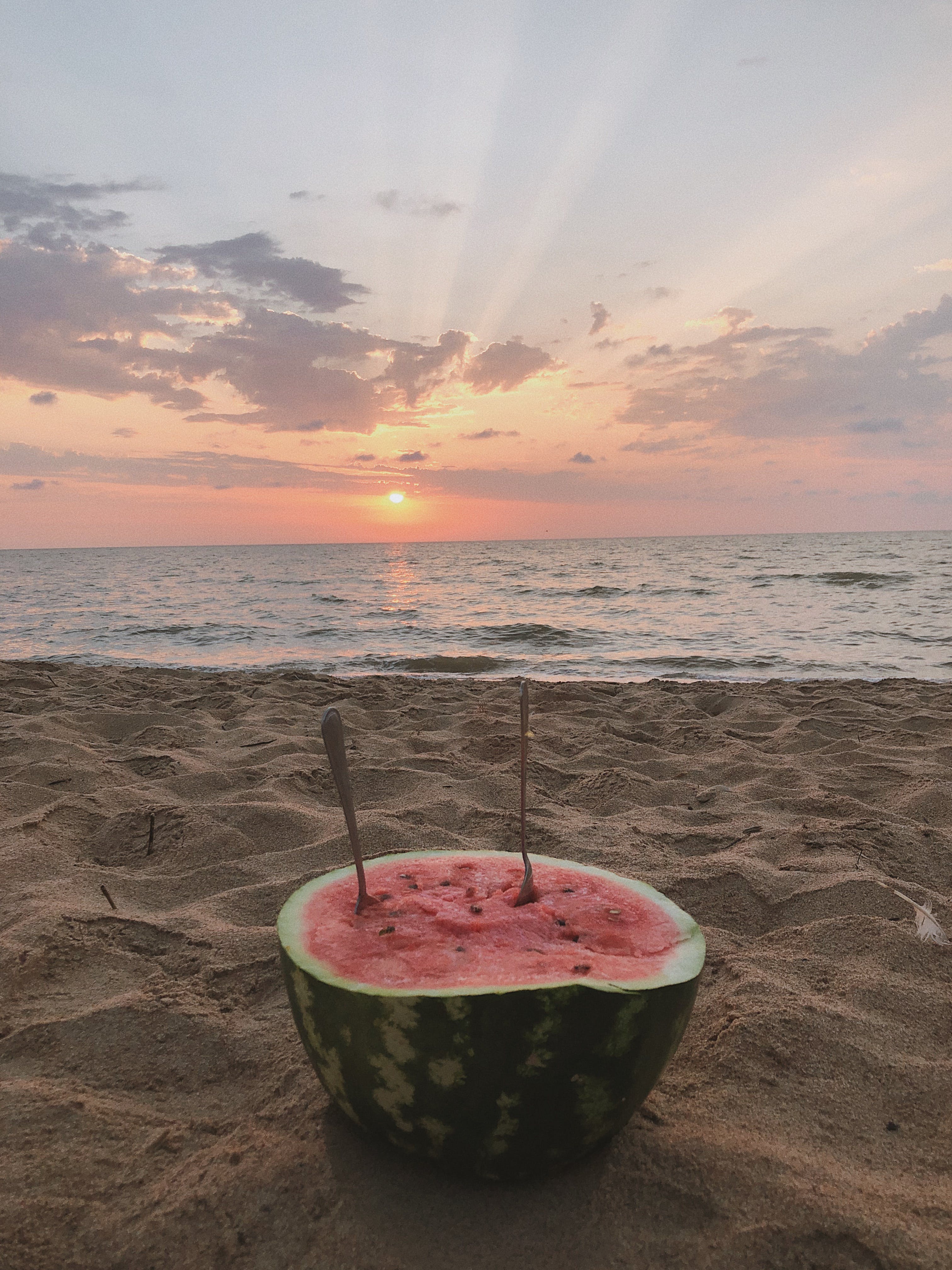 Wassermelonen-Cocktail, Strand, Sonnenuntergang, Sand, Meer, Hintergrundbild fürs Tablet