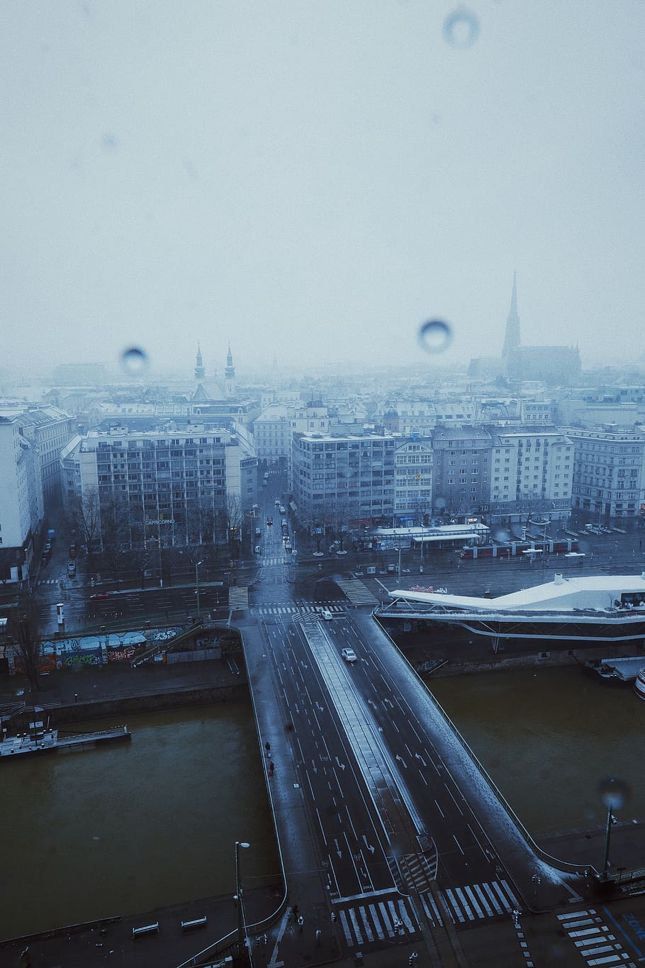 Wien, Schnee, Winter, Luftaufnahme, Nebel, Bahngleise, HD, Handy-Hintergrund im Hochformat