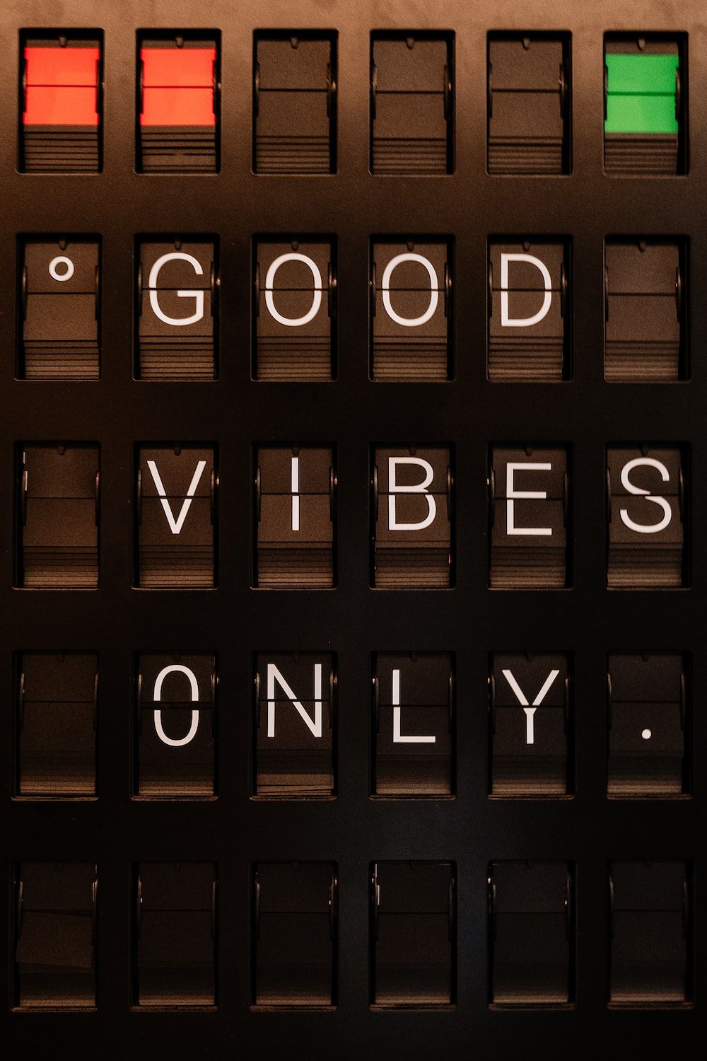 Good Vibes Only, Spruch, Fallblattanzeige, Retro, Dunkelbraun, HD, Handy-Hintergrundbild