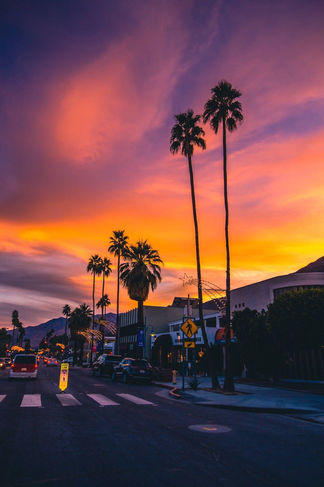 Palmen, Sonnenuntergang, Bunter Himmel, Straße, Silhouetten, Full HD, Handy-Hintergrund