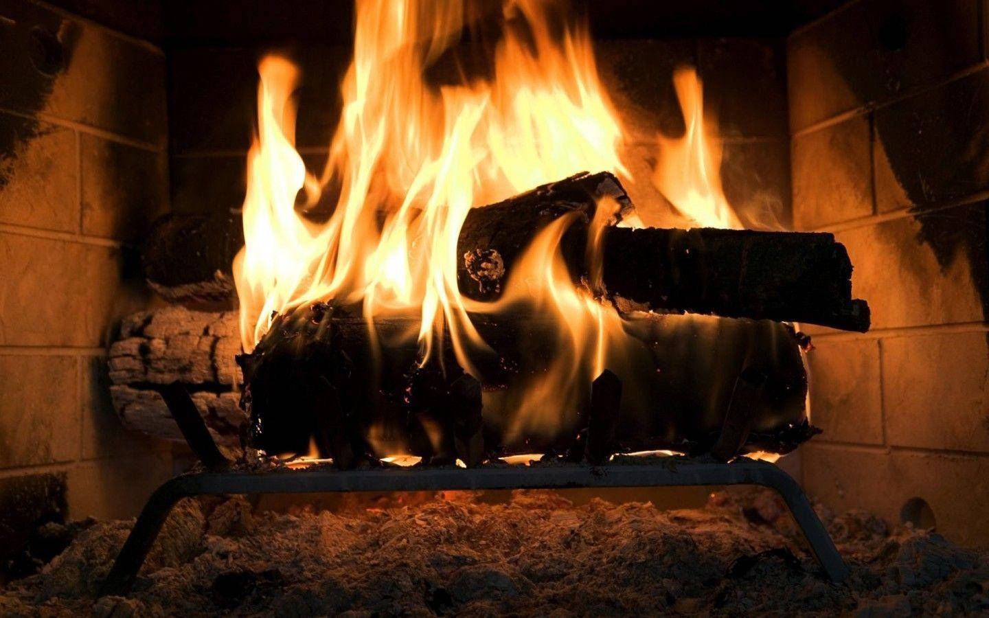 Kaminfeuer, Holzscheite, Kaminrost, Flammen, Nahaufnahme, HD, Breitbild-Hintergrundbild