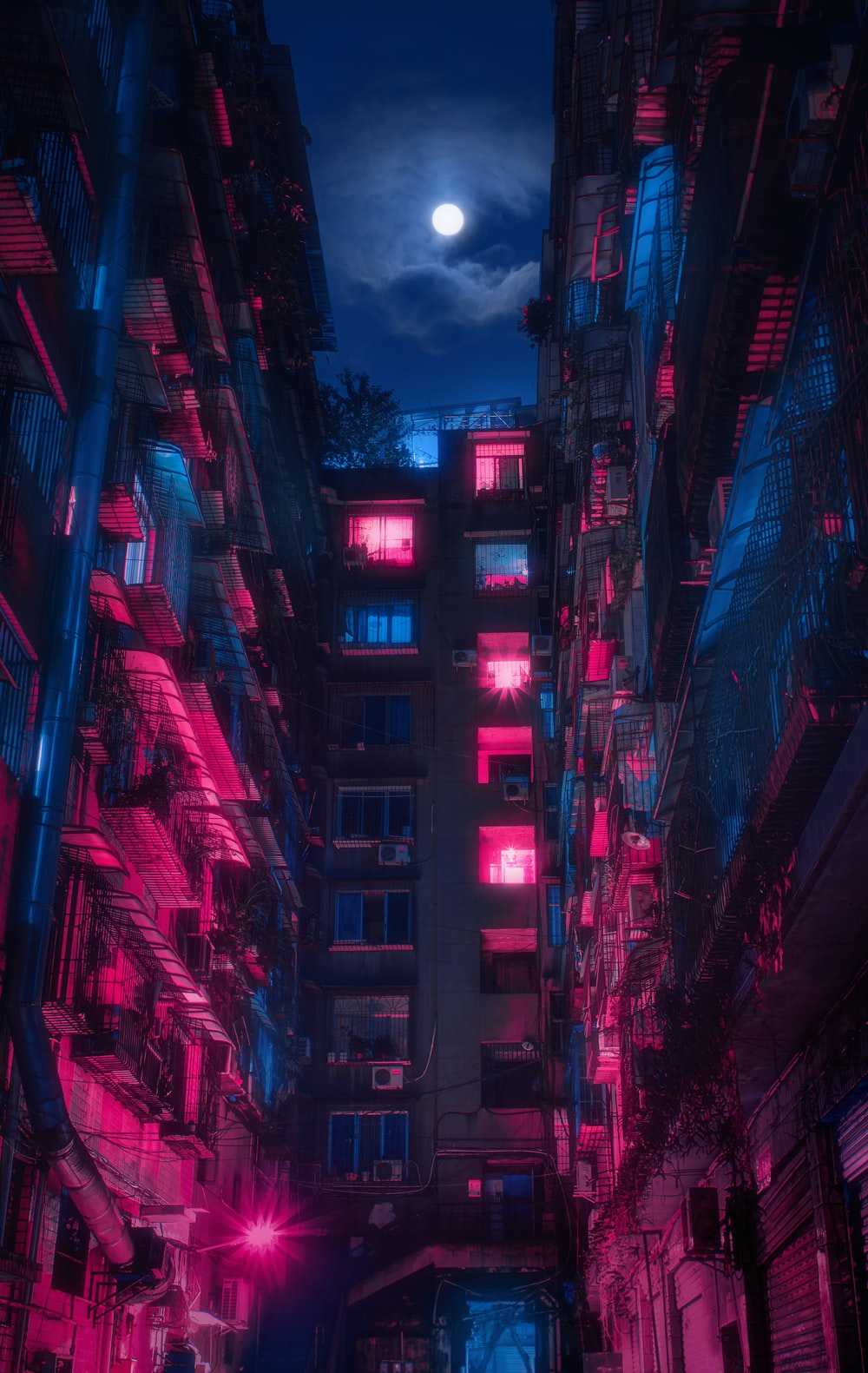 Hochhäuser, Froschperspektive, Mond, Neonlicht, Nacht, HD, Handy-Hintergrund im Hochformat