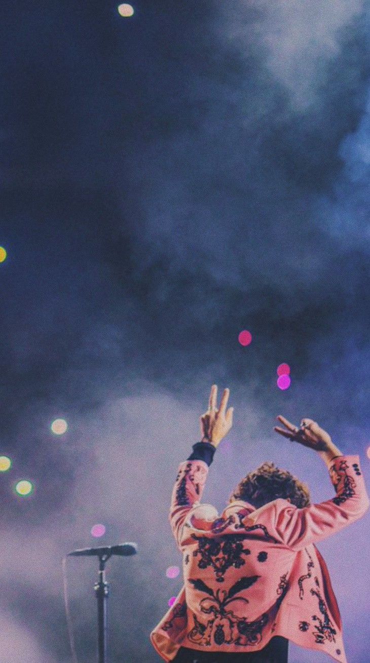 Sänger, Rauch, Konfetti, Bühne, Blaue Töne, HD, Hintergrundbild fürs Handy