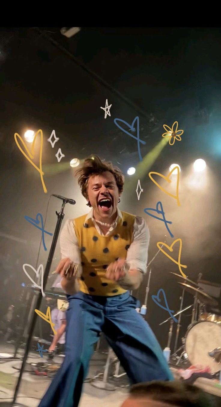 Harry Styles, Love On Tour, Bühnenauftritt, Gemustertes Outfit, Konzert, Android-Hintergrundbild
