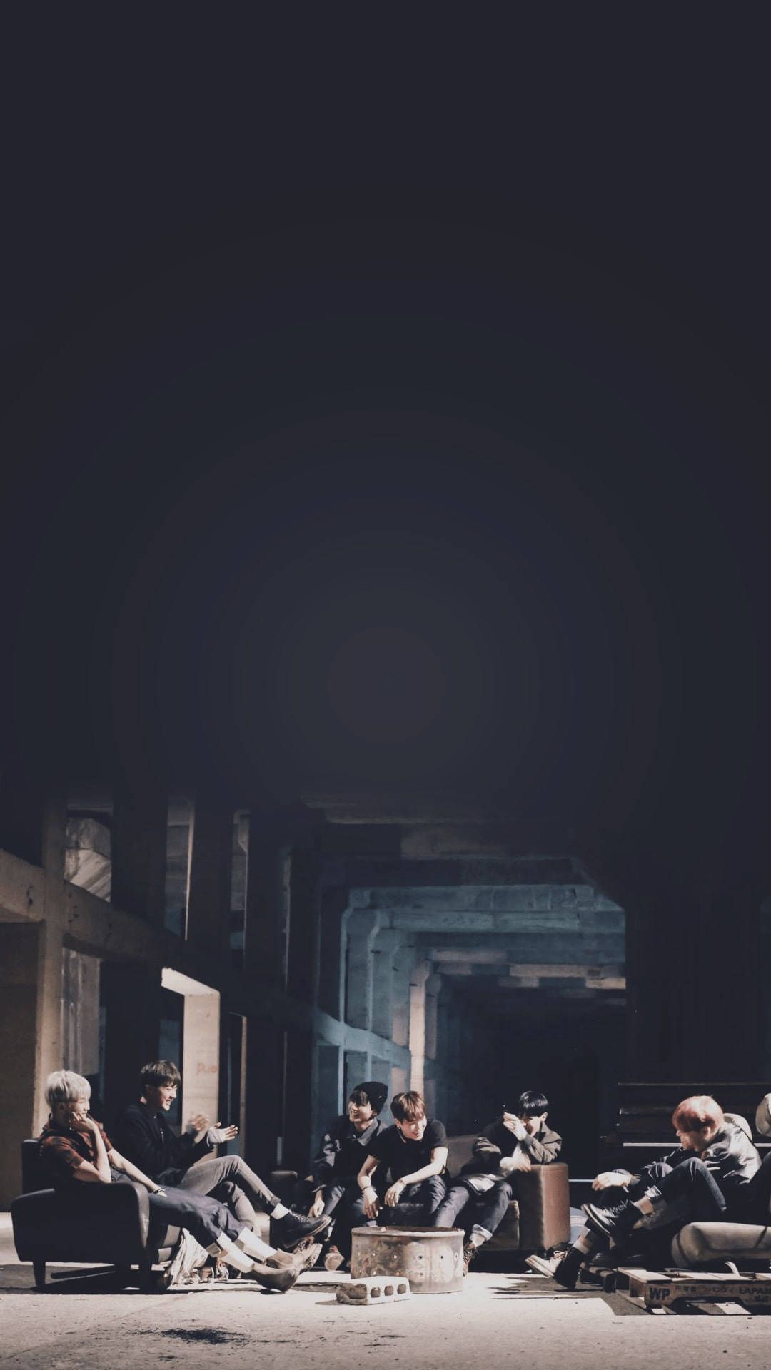 Bühne, Band, Dunkelheit, Minimalismus, Graue Töne, Full HD, Hintergrundbild fürs Handy