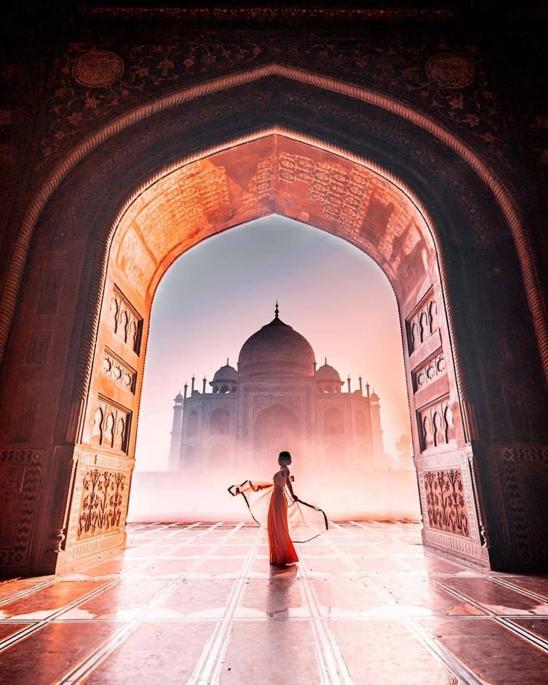Taj Mahal, Agra, Indien, Torbogen, Frau, Sari, Silhouette, Full HD, iPad-Hintergrundbild