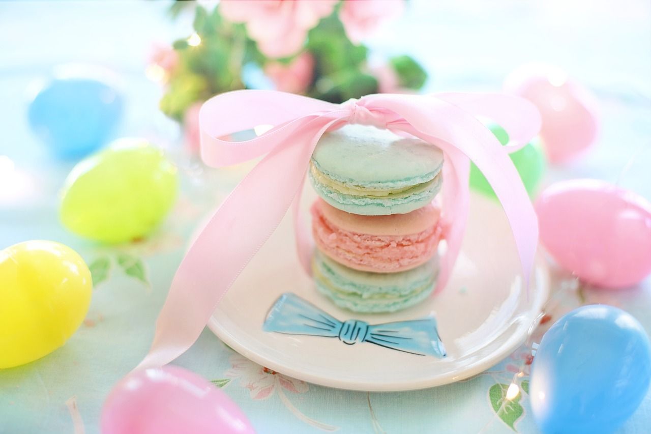 Macarons, Schleife, Ostereier, Pastellfarben, Unschärfe, HD, PC-Hintergrundbild