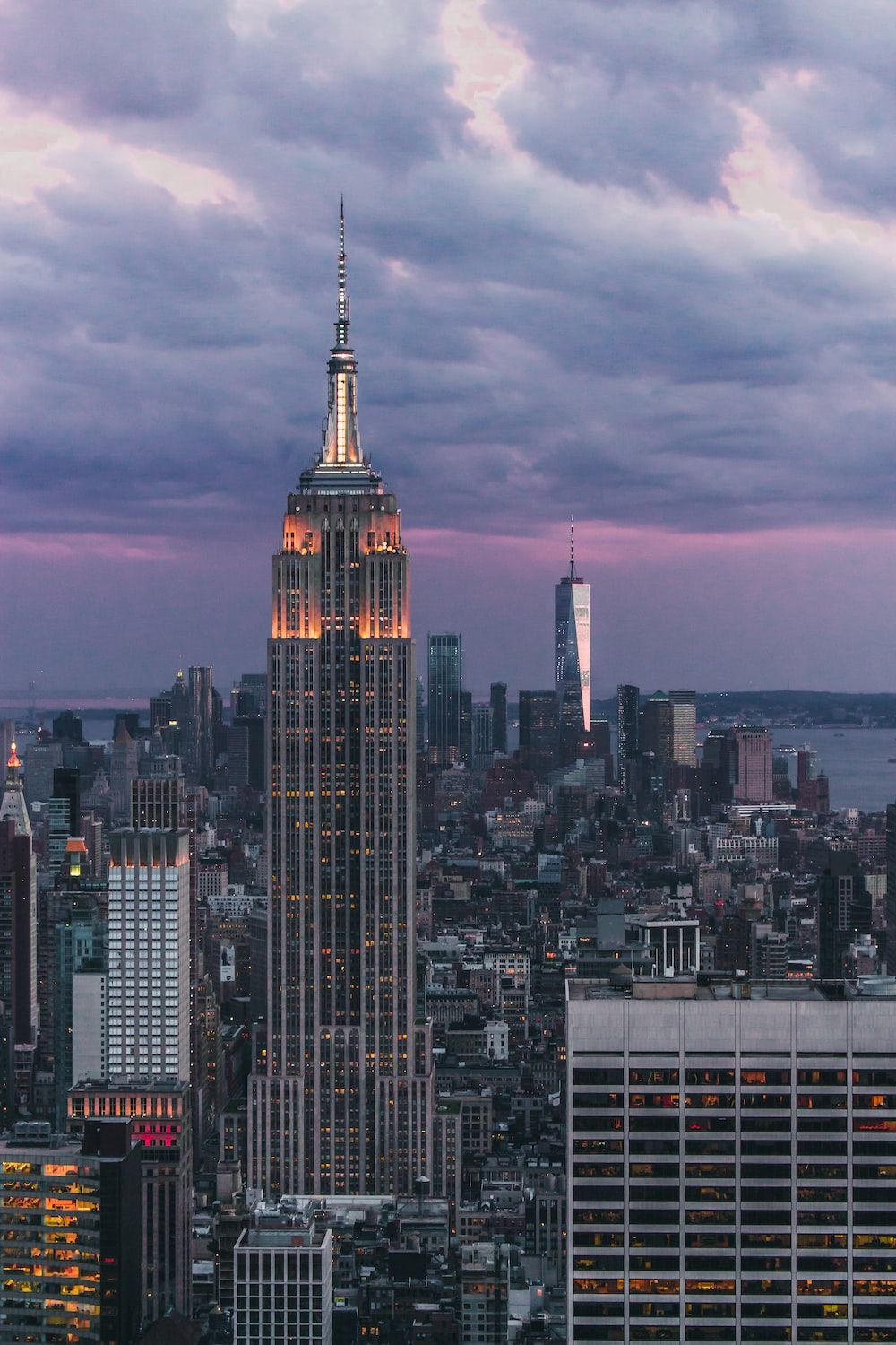 Empire State Building, Manhattan, Bewölkter Himmel, Stadtbild, Wolkenkratzer, Sperrbildschirm