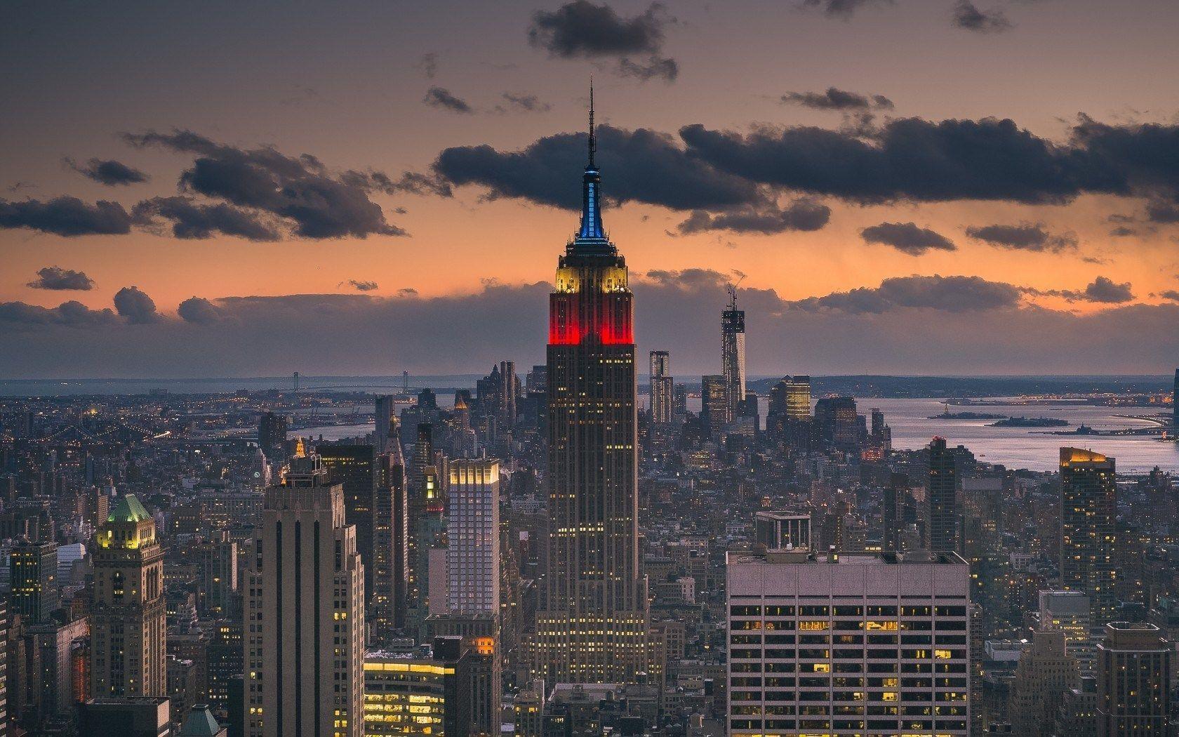 Empire State Building, New York City, Rote Beleuchtung, Sonnenuntergang, Wolken, Panorama, HD-PC-Hintergrundbild