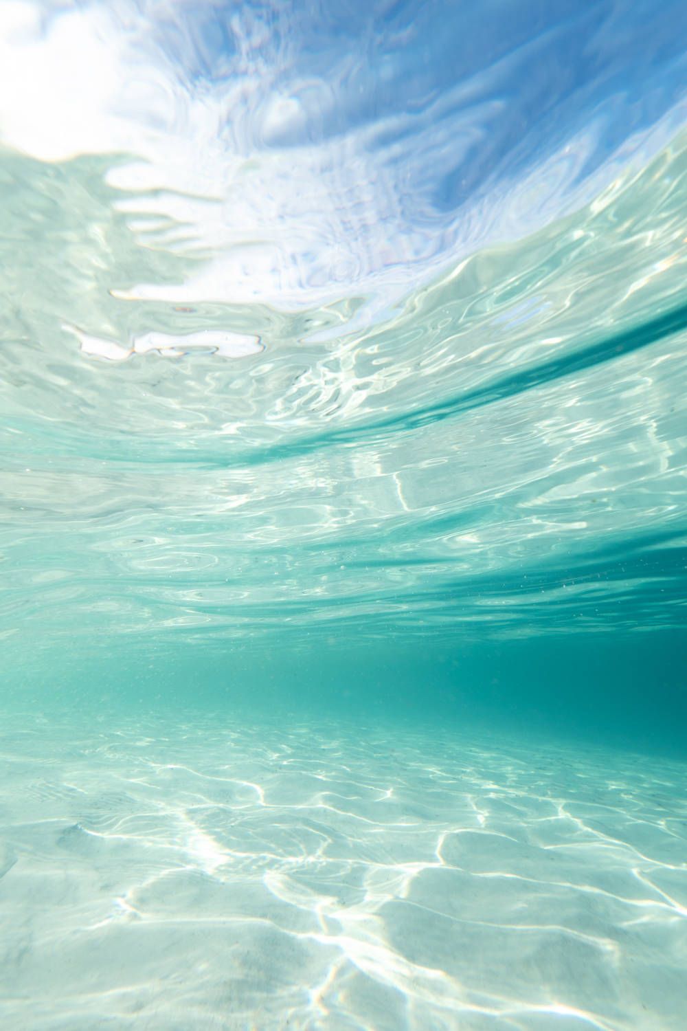 Unterwasser, Welle, Sandboden, Türkis, HD, Handy-Hintergrund im Hochformat