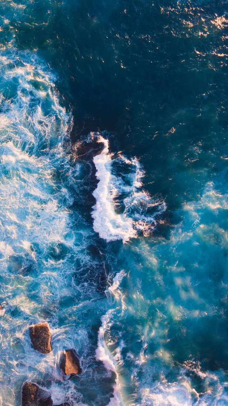 Luftaufnahme, Brandung, Felsen, Dunkles Wasser, Hintergrundbild für iPhone und Android