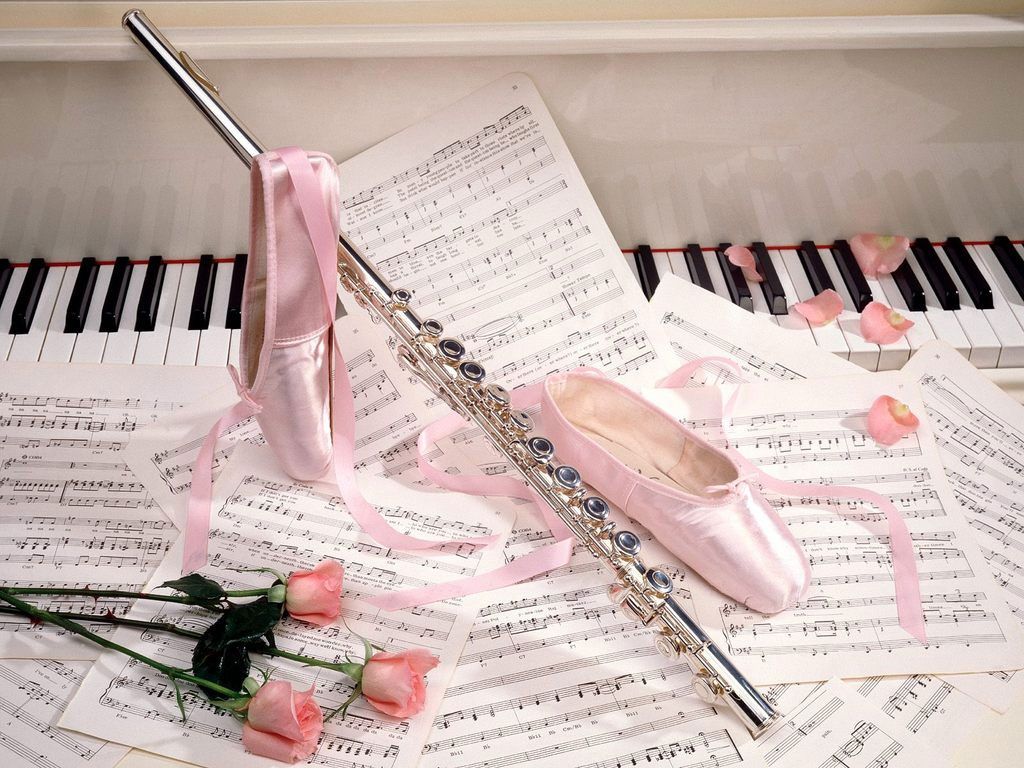 Spitzenschuhe, Querflöte, Klavier, Notenblätter, Rosen, Hintergrundbild für iPad und Tablet