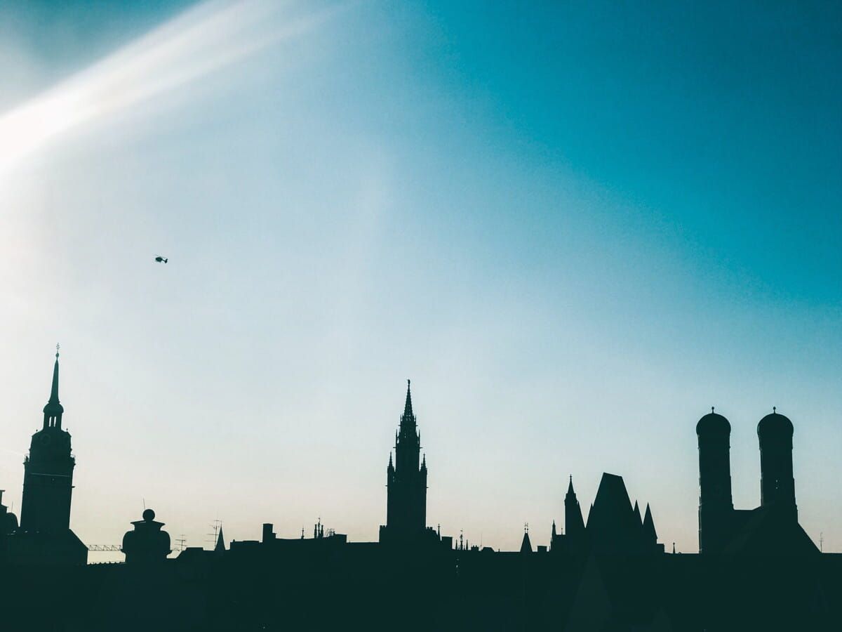 Frauenkirche, München, Skyline, Silhouette, Türkiser Himmel, Hintergrundbild fürs iPad