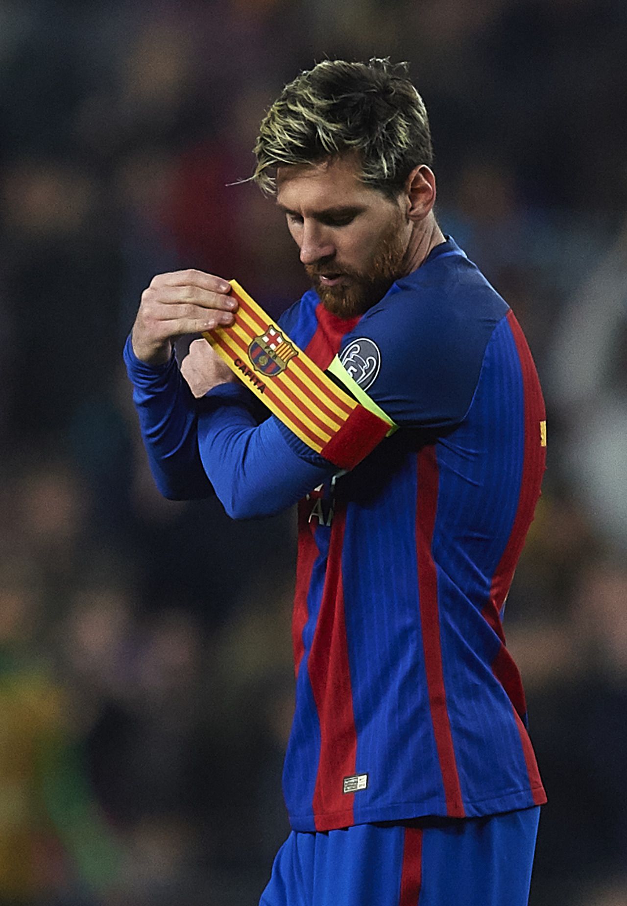 Lionel Messi, FC Barcelona, Kapitänsbinde, Stadion, Fußballstar, Hintergrundbild fürs iPad