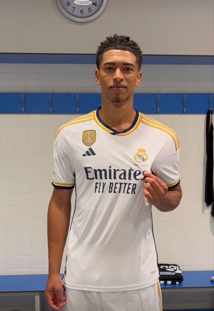 Jude Bellingham, Real Madrid, Präsentation, Weißes Trikot, Kabine, HD, iPad-Hintergrundbild