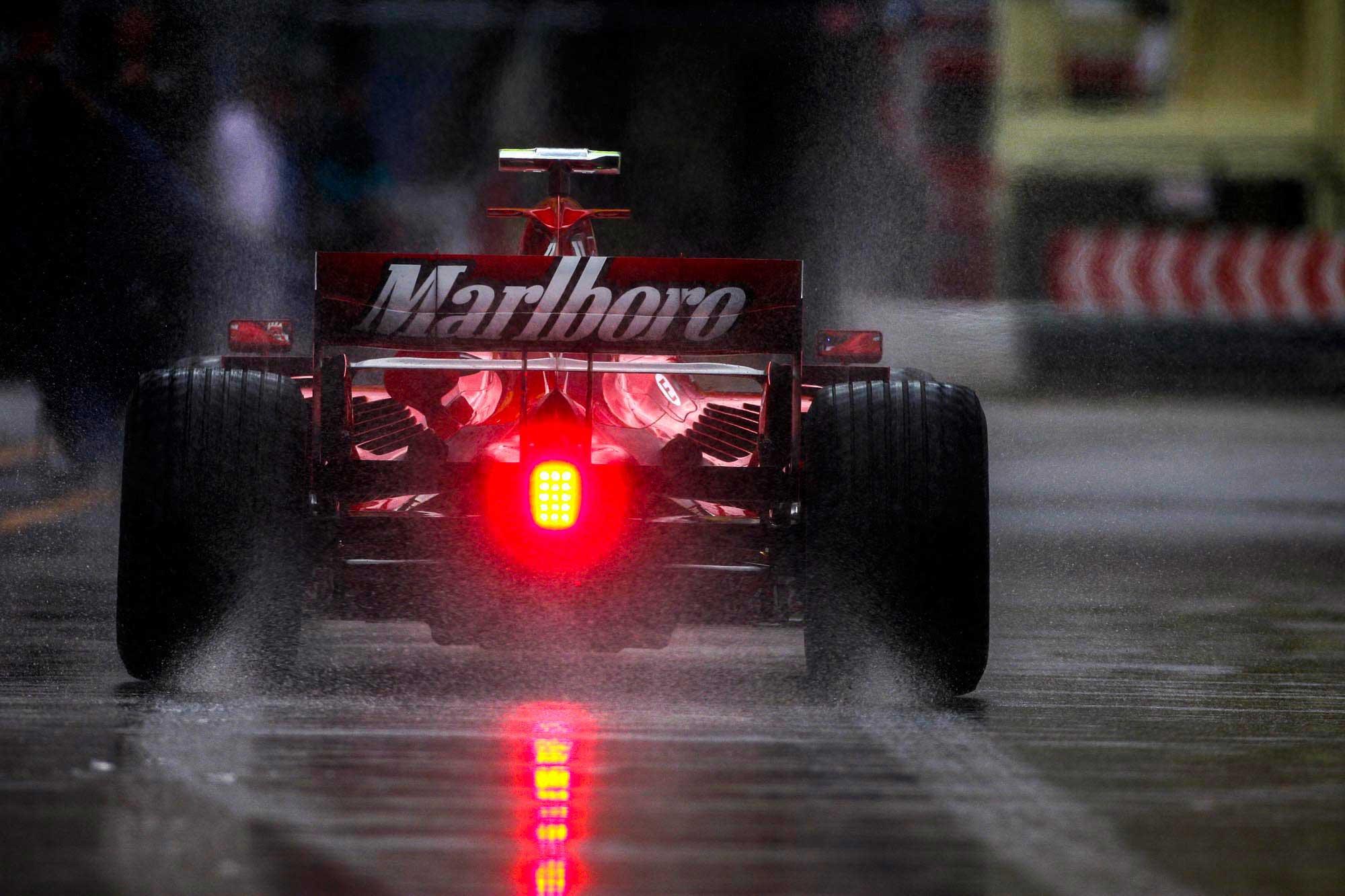 Ferrari, Marlboro, Formel-1-Wagen, Regen, Rücklicht, Full HD, Desktop-Hintergrund für Windows