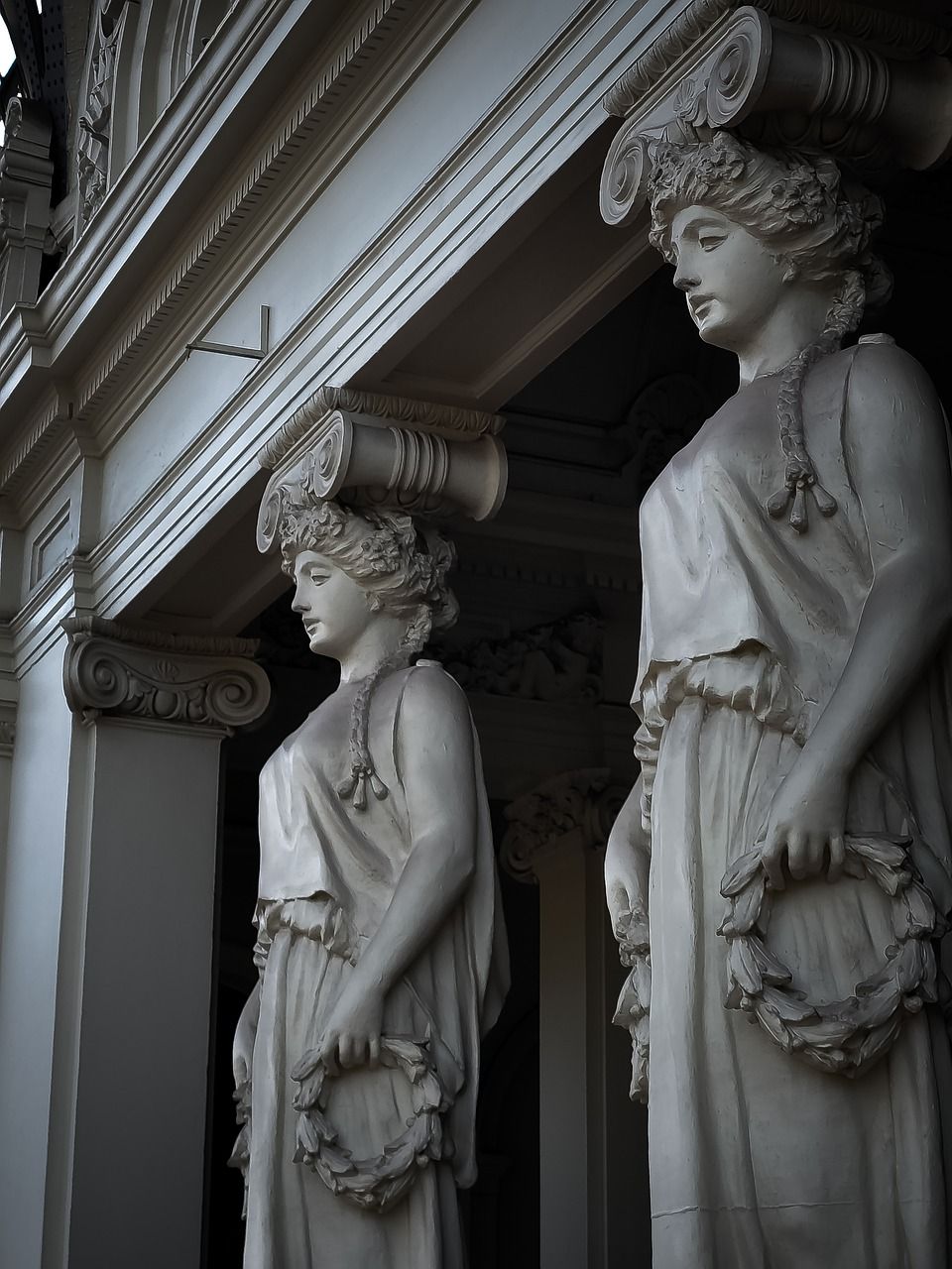 Karyatiden, Säulen, Fassade, Architektur, HD, iPad-Hintergrundbild