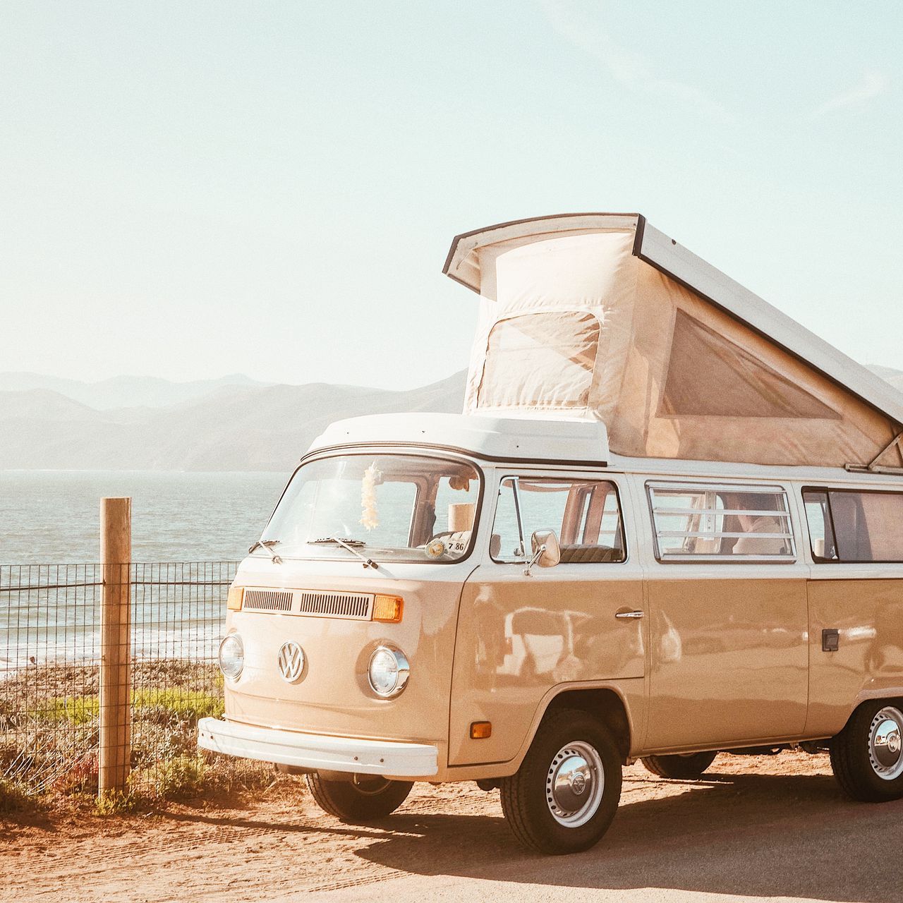 VW T2 Westfalia, Campingbus, Aufstelldach, Meer, Küste, HD, Hintergrundbild fürs Tablet