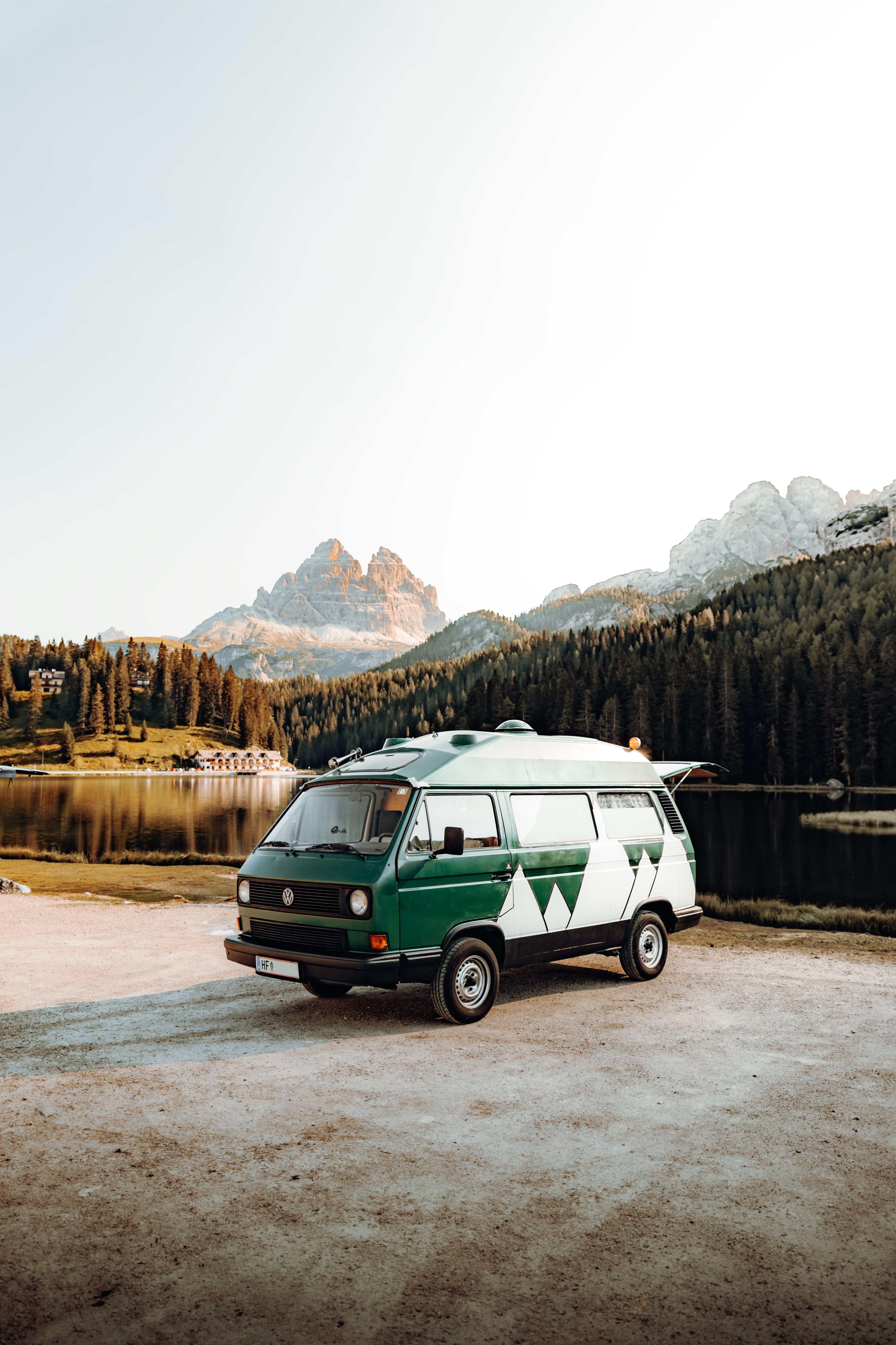 VW T3, Volkswagen, Berge, Campingbus, Grün-Weiß, QHD+, Sperrbildschirm fürs iPhone
