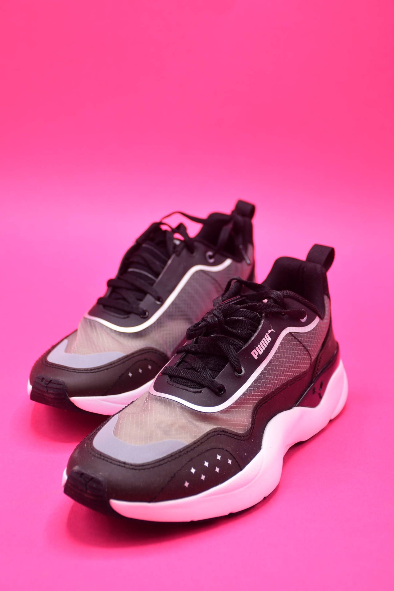 Puma, Sneaker, Pinker Hintergrund, Laufschuh, Full HD, Sperrbildschirm fürs iPhone