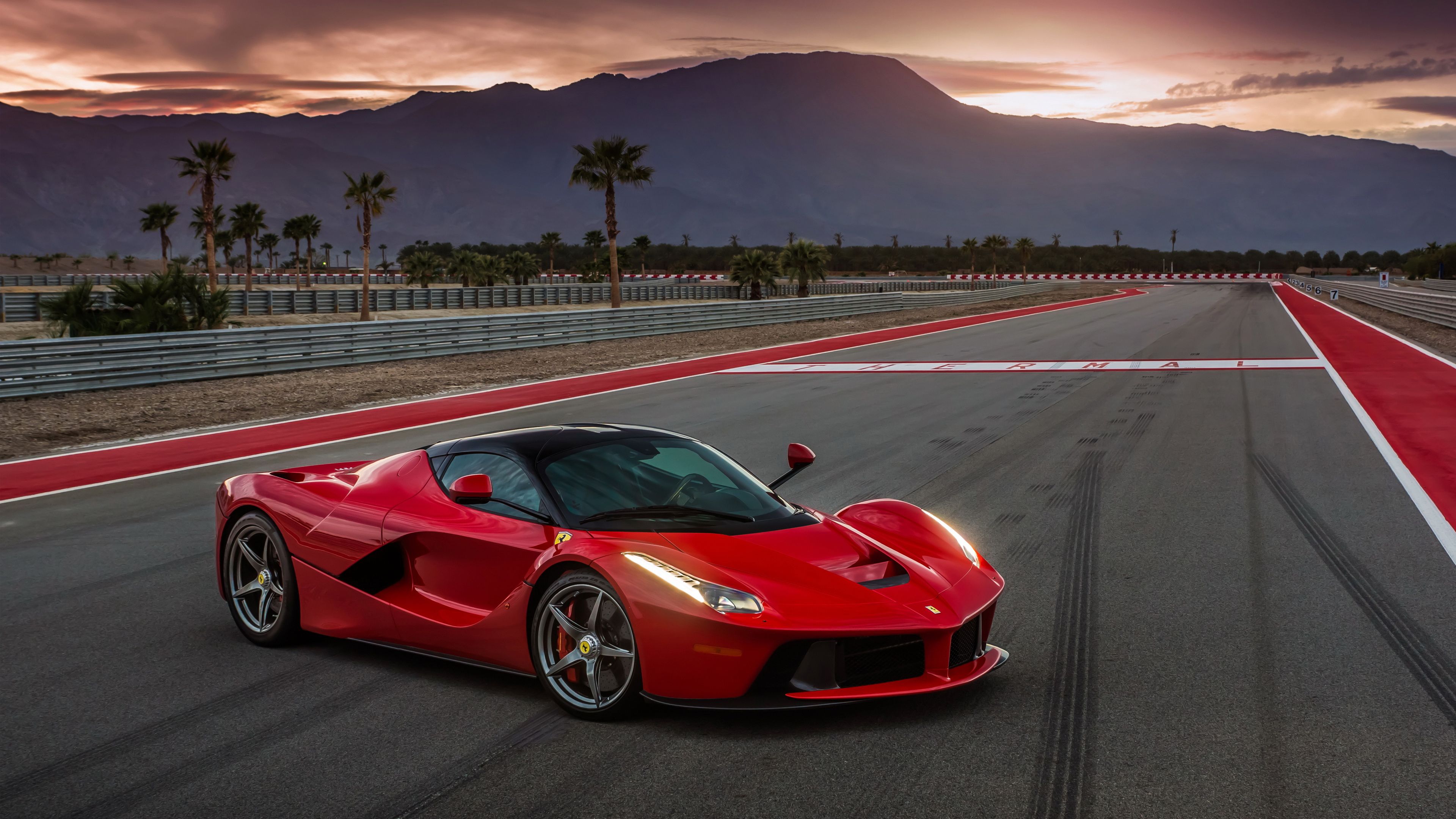 Ferrari LaFerrari, Rennstrecke, Palmen, Berge, Rot, 4K, Hintergrundbild für den PC