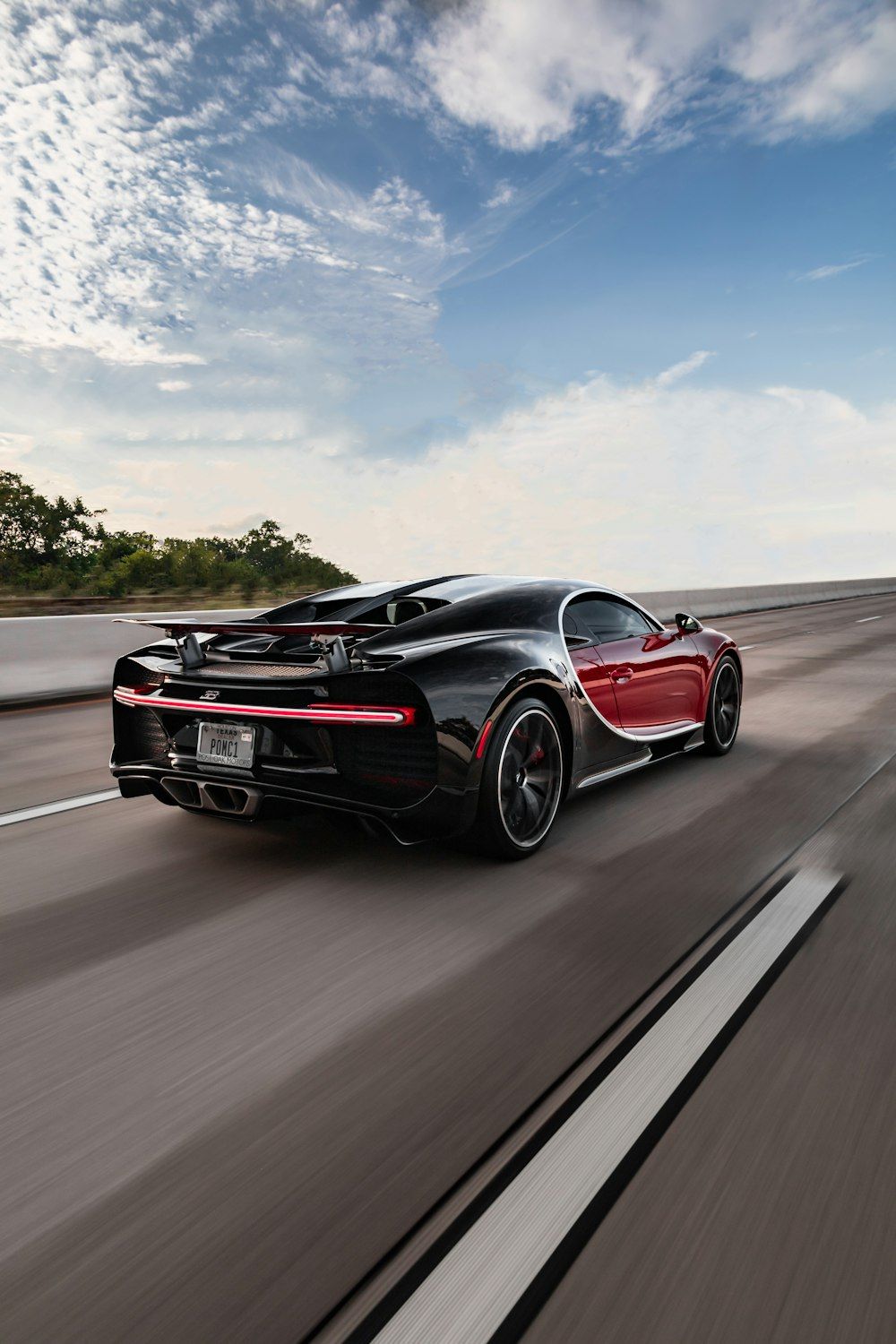 Bugatti Chiron, Fahrt, Bewegungsunschärfe, Himmel, Straße, Android-Hintergrundbild