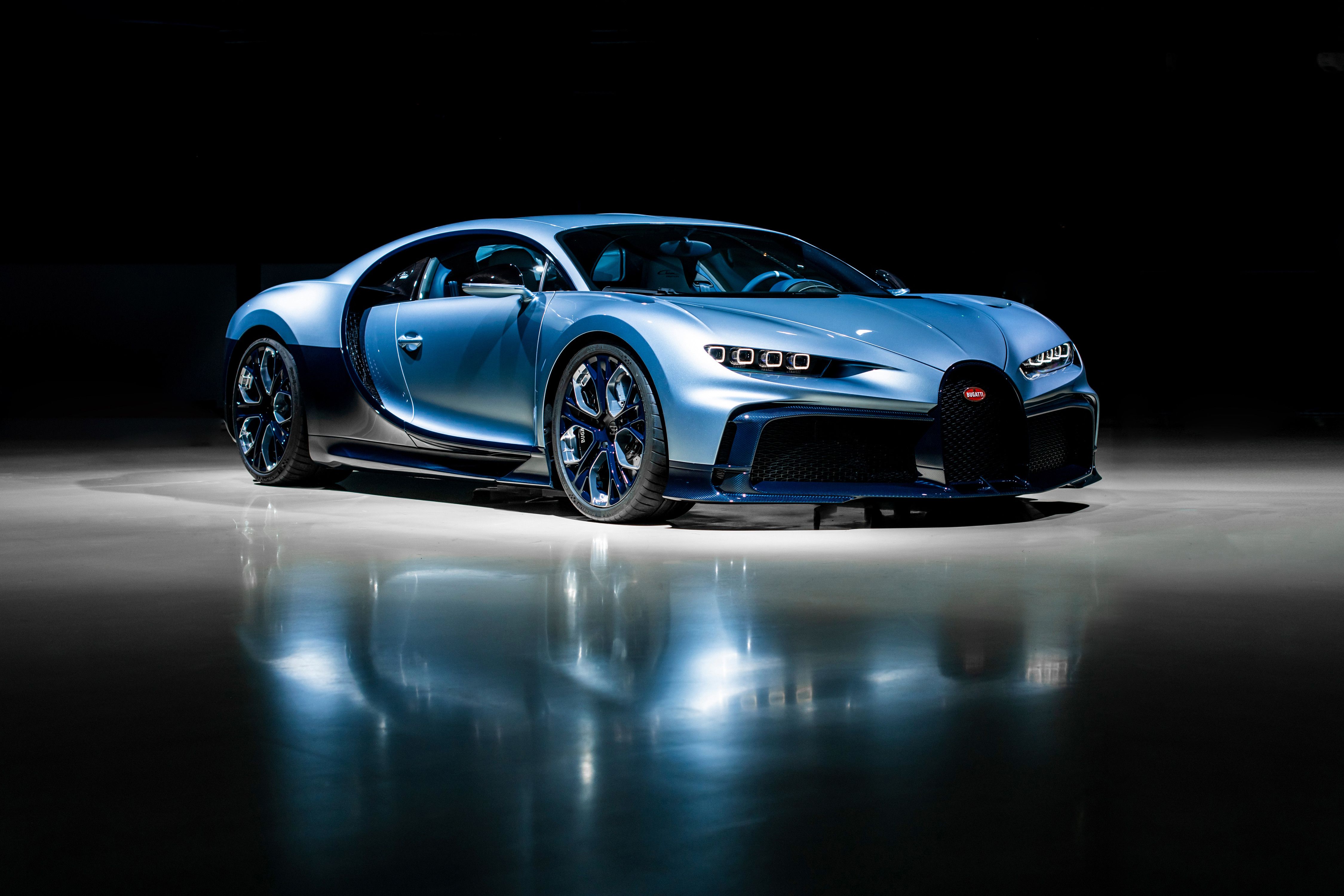 Bugatti Chiron Pur Sport, Blaues Auto, Studio, Spiegelung, Dunkler Hintergrund, 4K Wallpaper