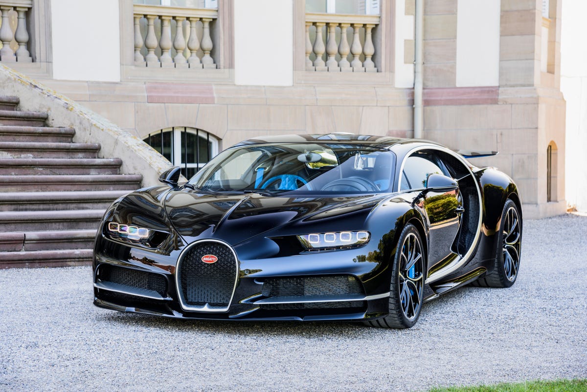 Bugatti Chiron, Schwarz-gold, Villa, Treppe, Luxus, Hintergrundbild