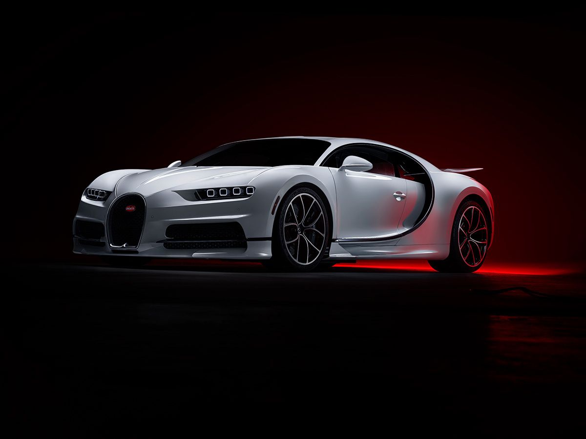 Bugatti Chiron Sport, Weißes Auto, Dunkler Hintergrund, Rotes Licht, Studio, Wallpaper