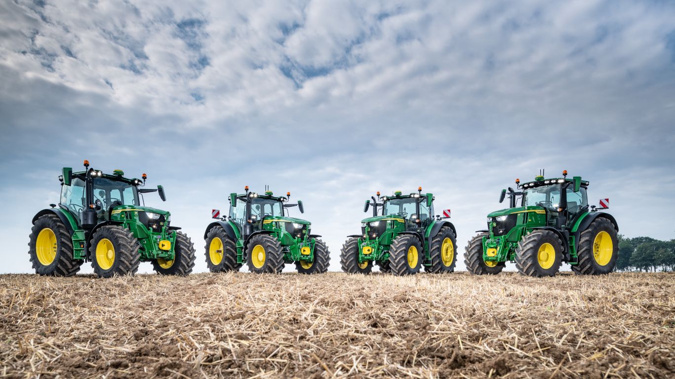 John Deere, Traktoren, Reihe, Stoppelfeld, Wolken, 16:9, HD-Hintergrundbild für den Desktop