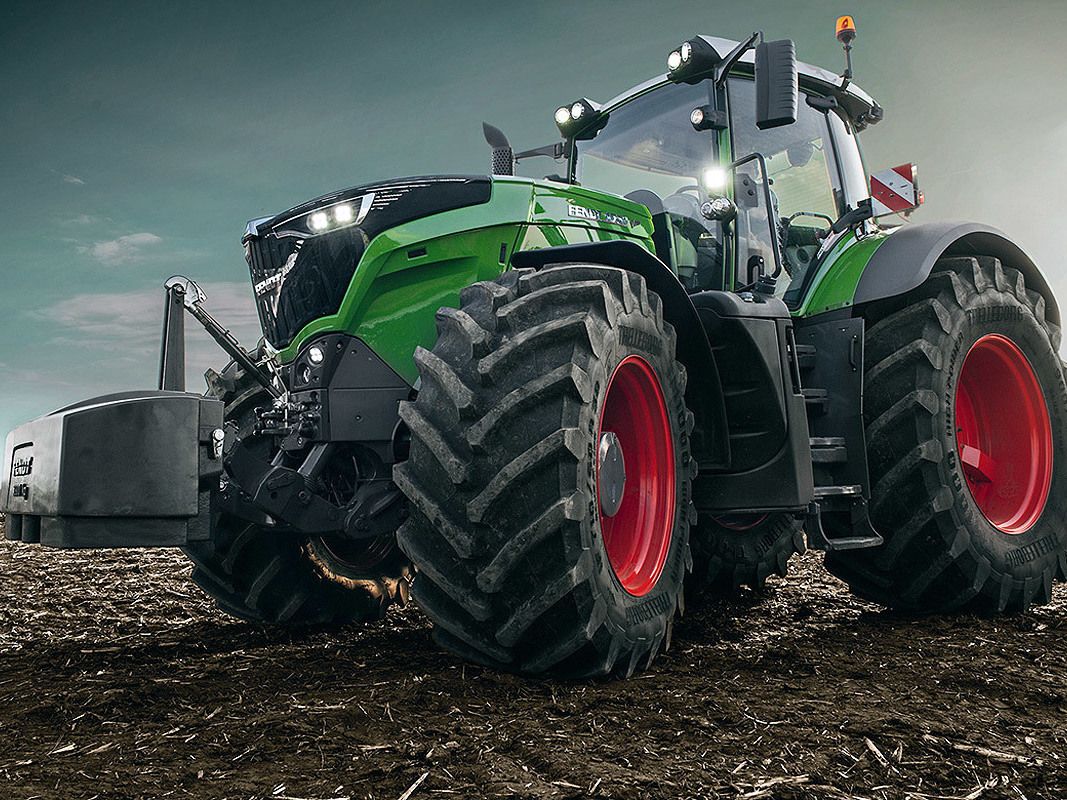 Fendt, Traktor, Acker, Froschperspektive, Hintergrundbild für iPad und Tablet